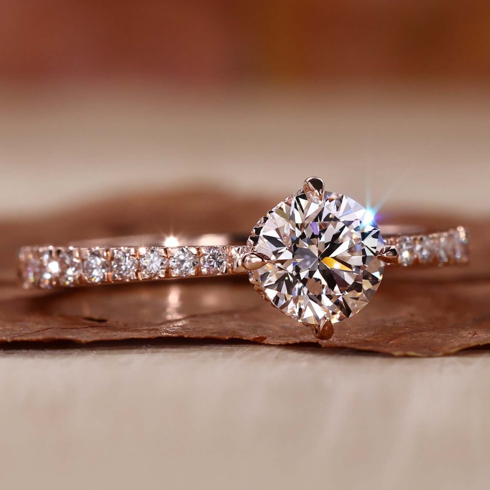 round diamond engagement ring