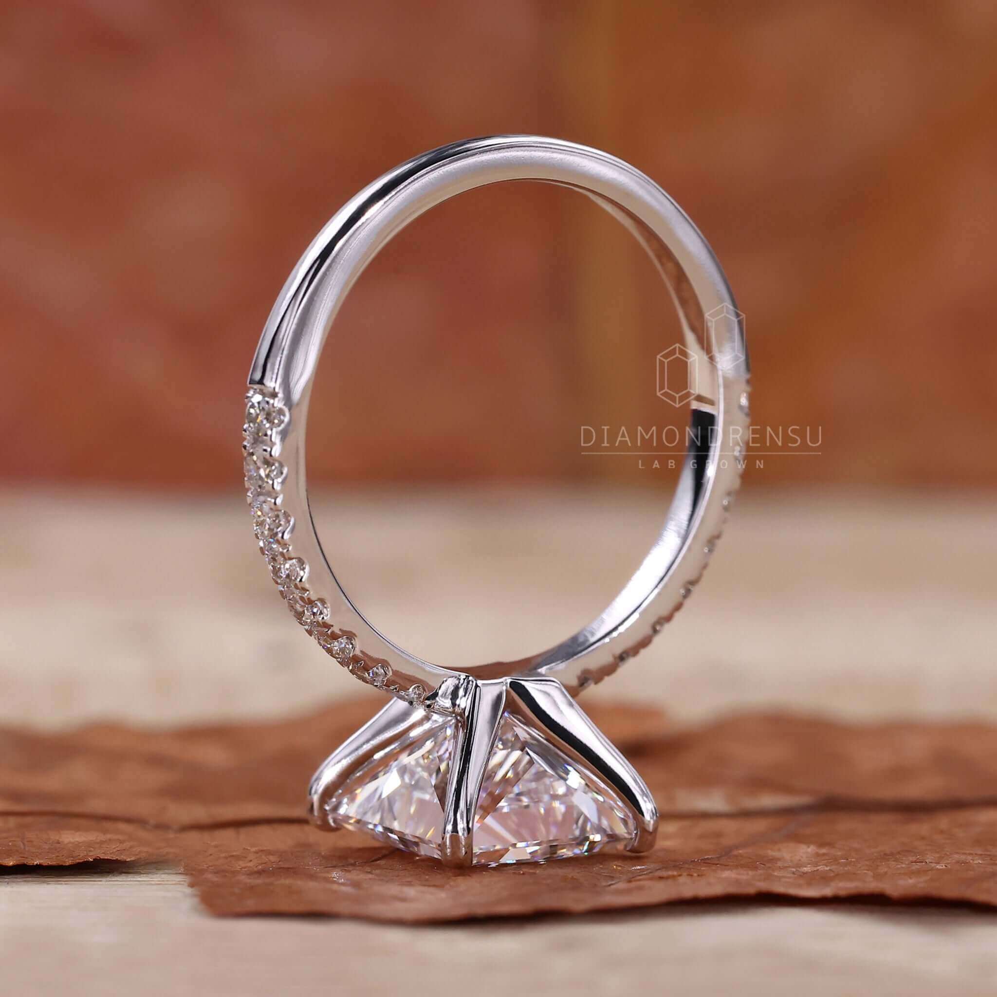 diamond engagement ring