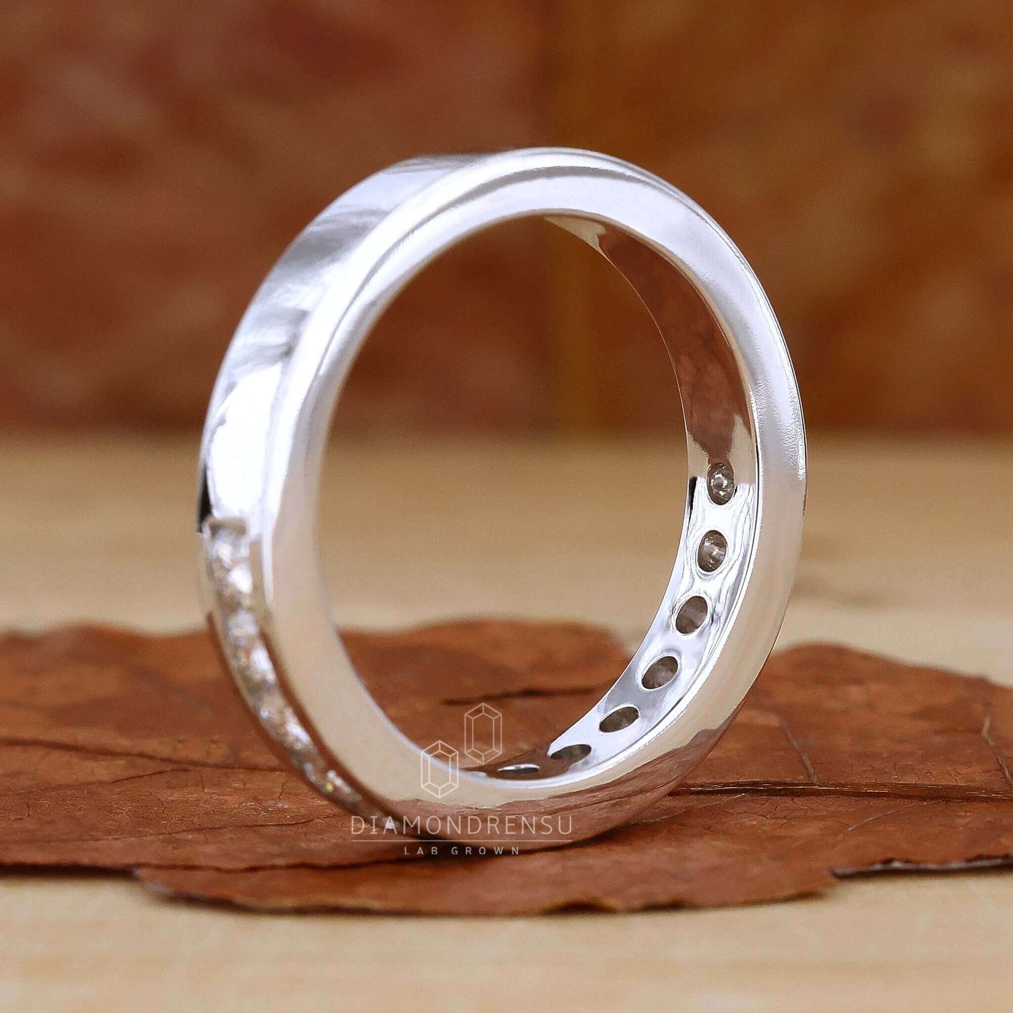 lab grown diamond wedding band