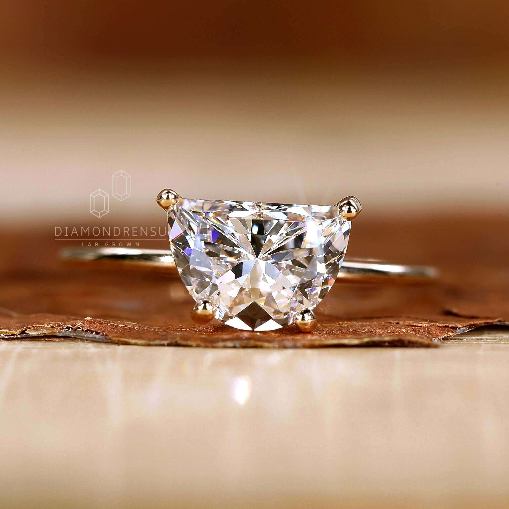 solitaire engagement ring