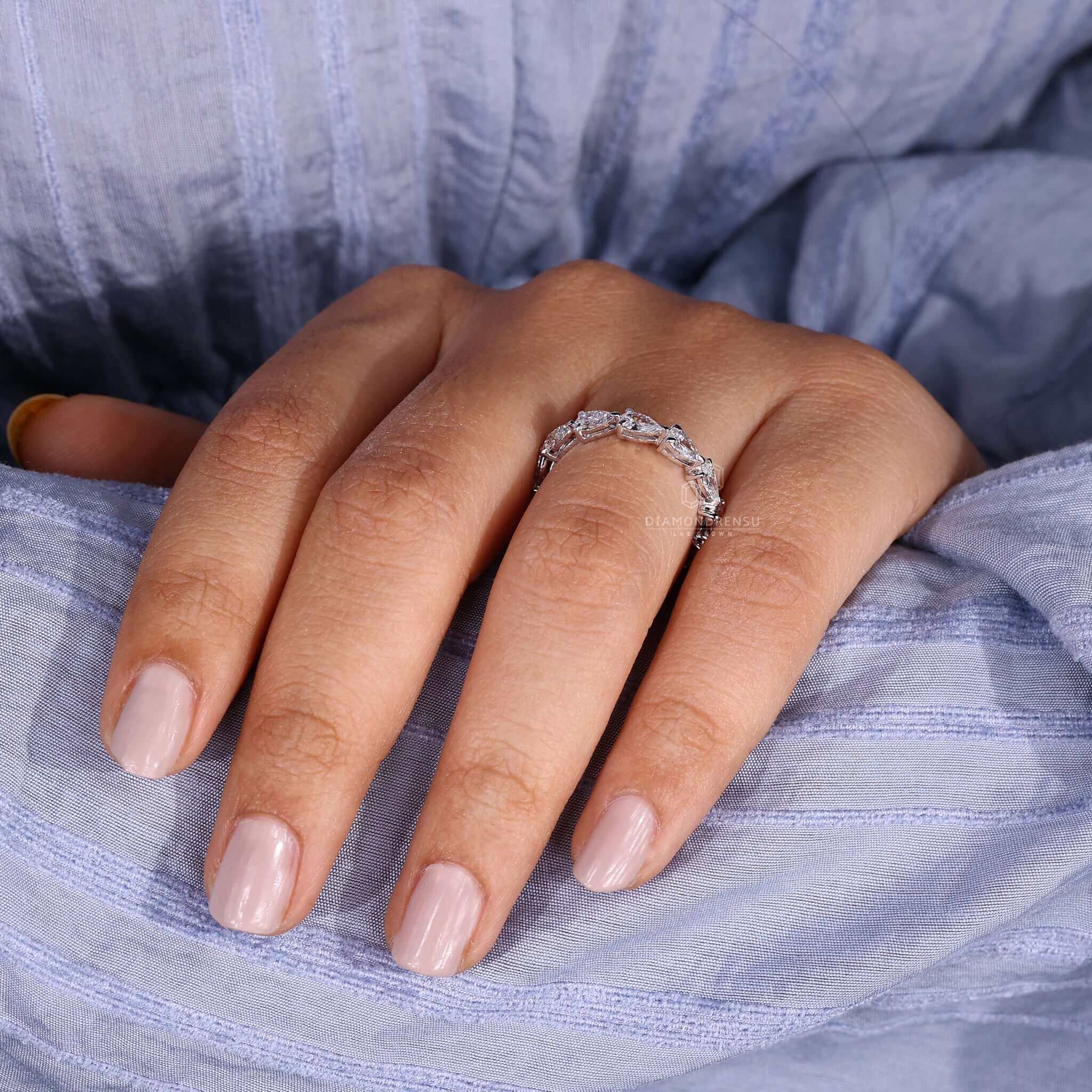 floating bubble eternity band