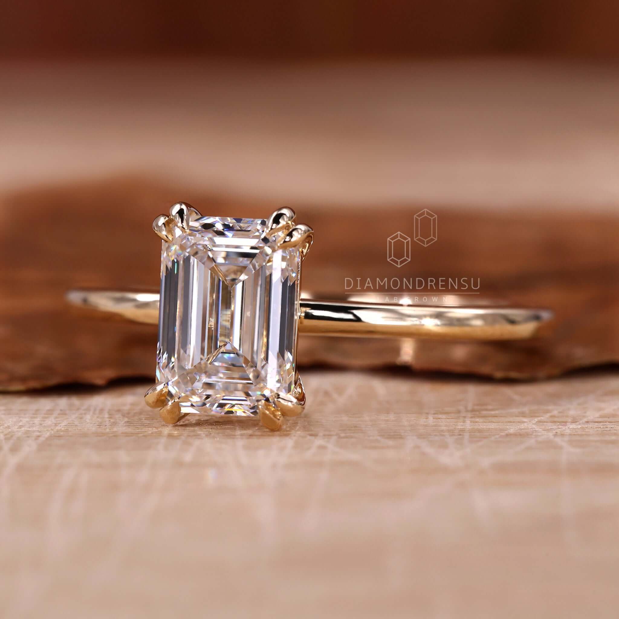 lab grown diamond engagement ring