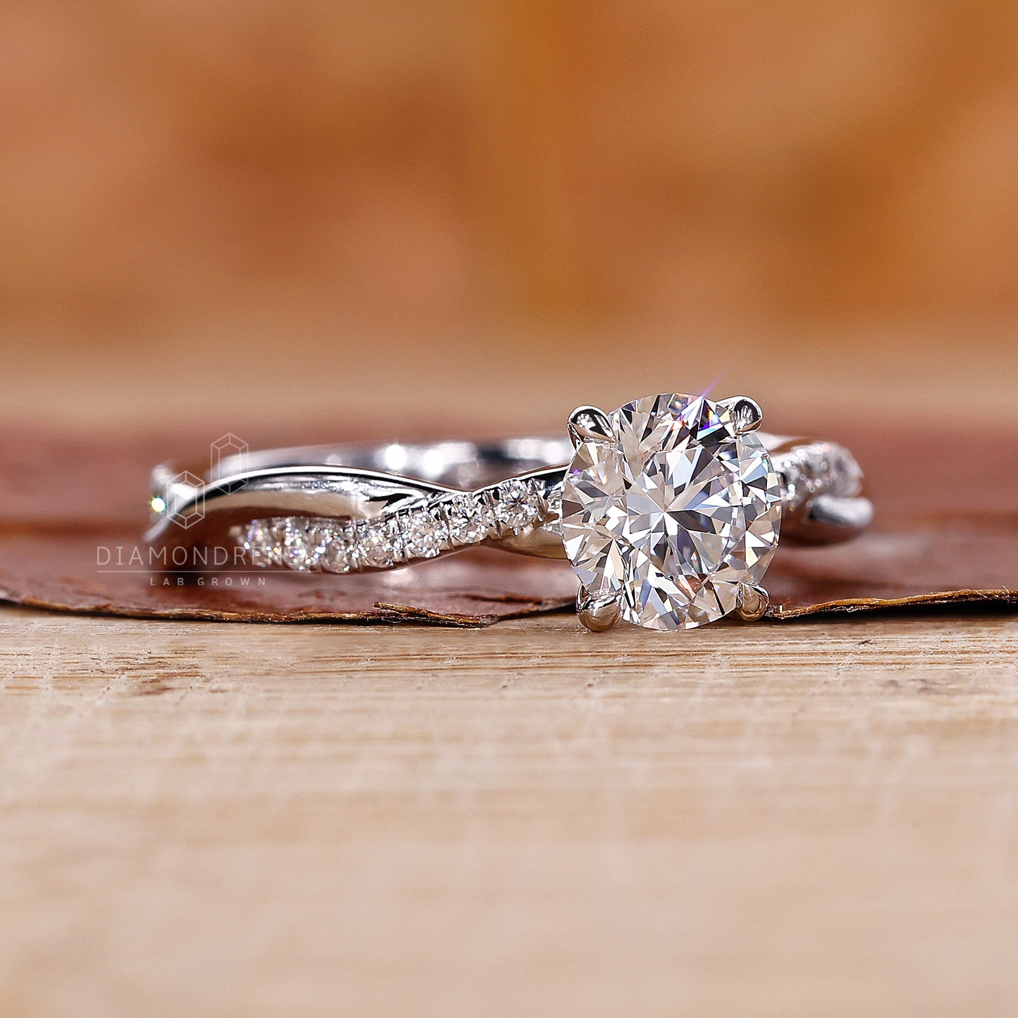 Sustainable Round Lab-Grown Diamond Ring in a Box