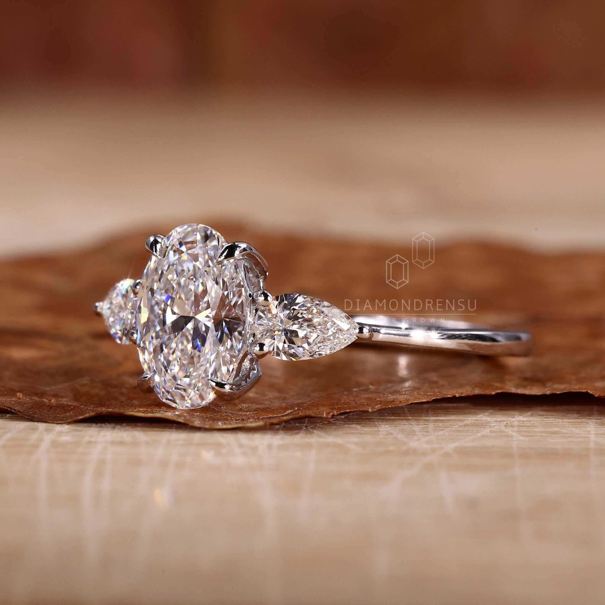 pear engagement ring