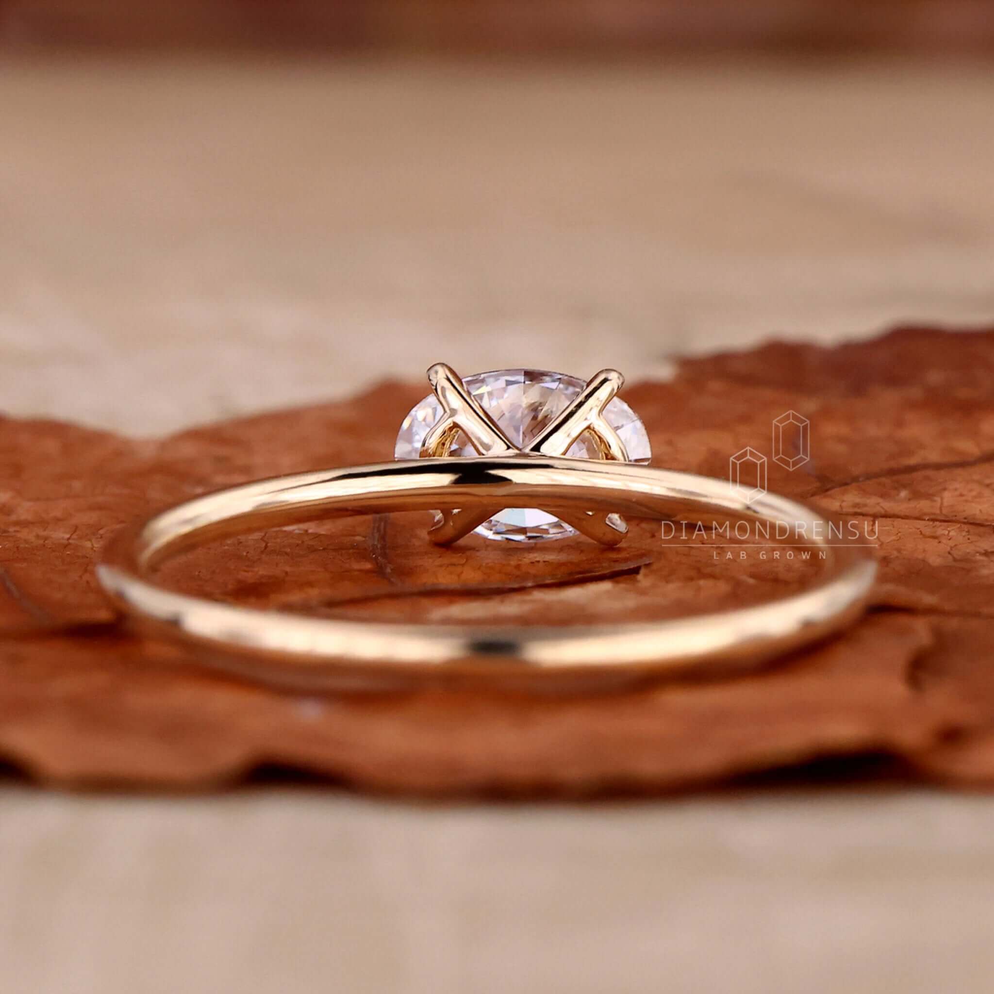 solitaire wedding ring