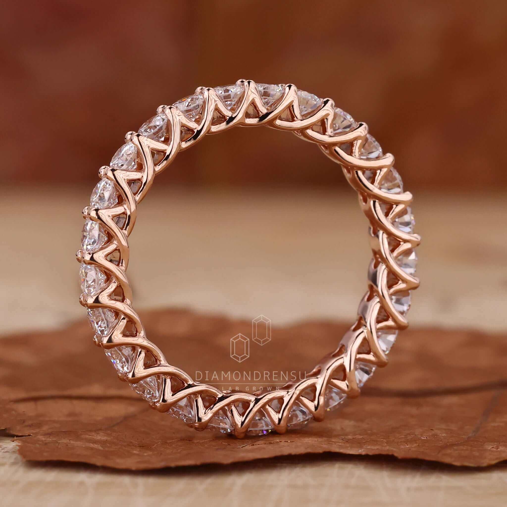 rose gold wedding ring