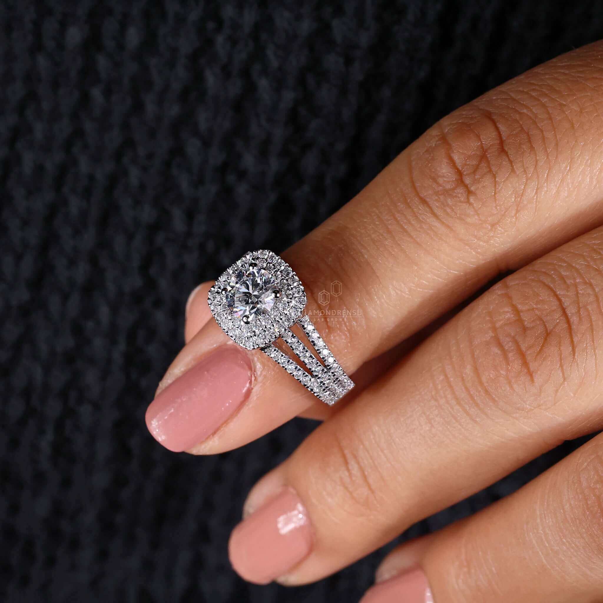 round cut lab grown diamond engagement ring