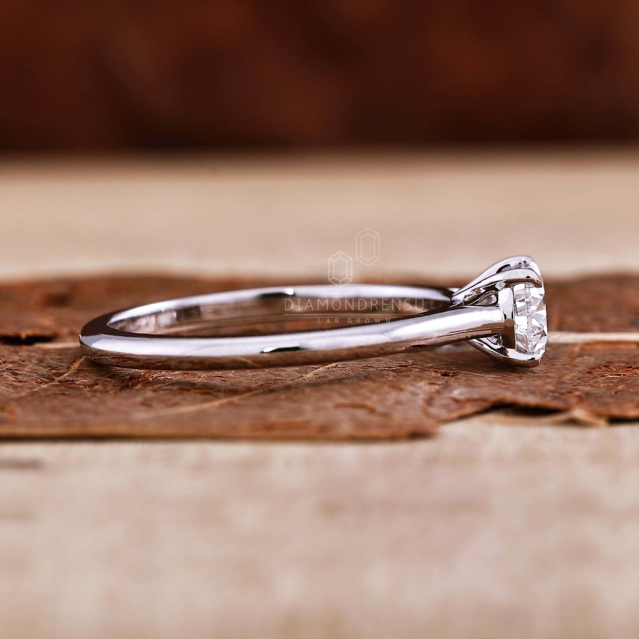 solitaire engagement ring