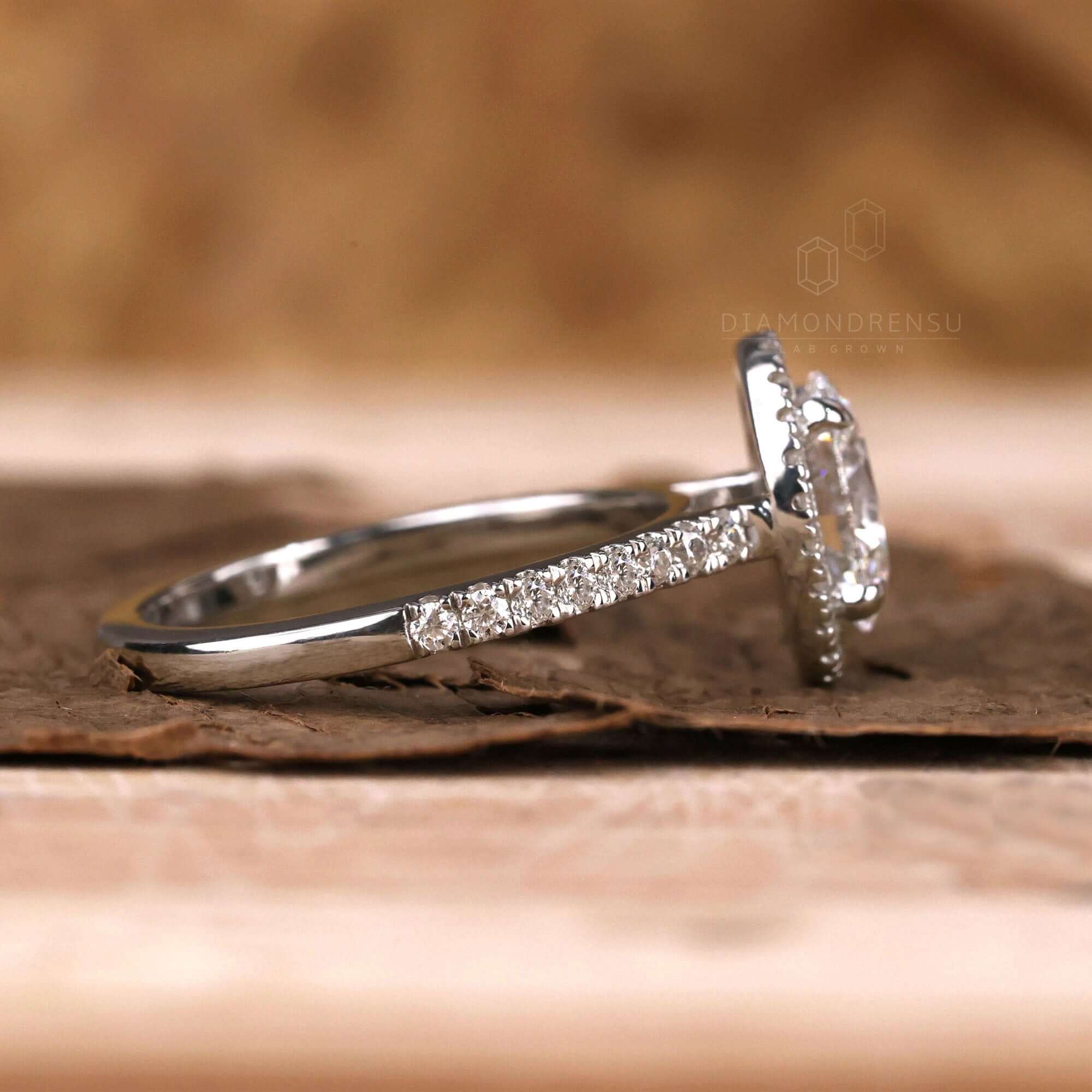 lab grown diamond engagement ring