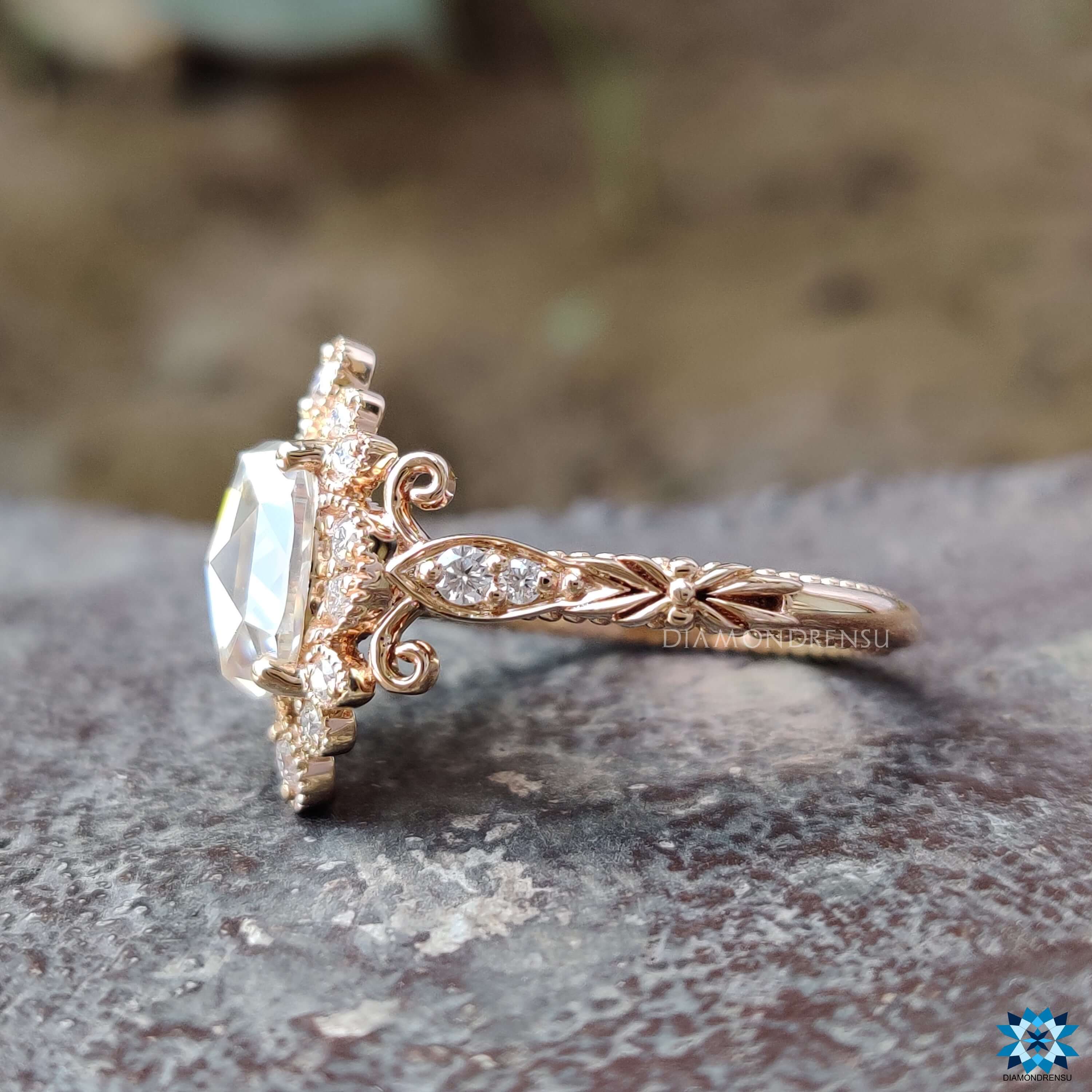 halo engagement ring - diamondrensu