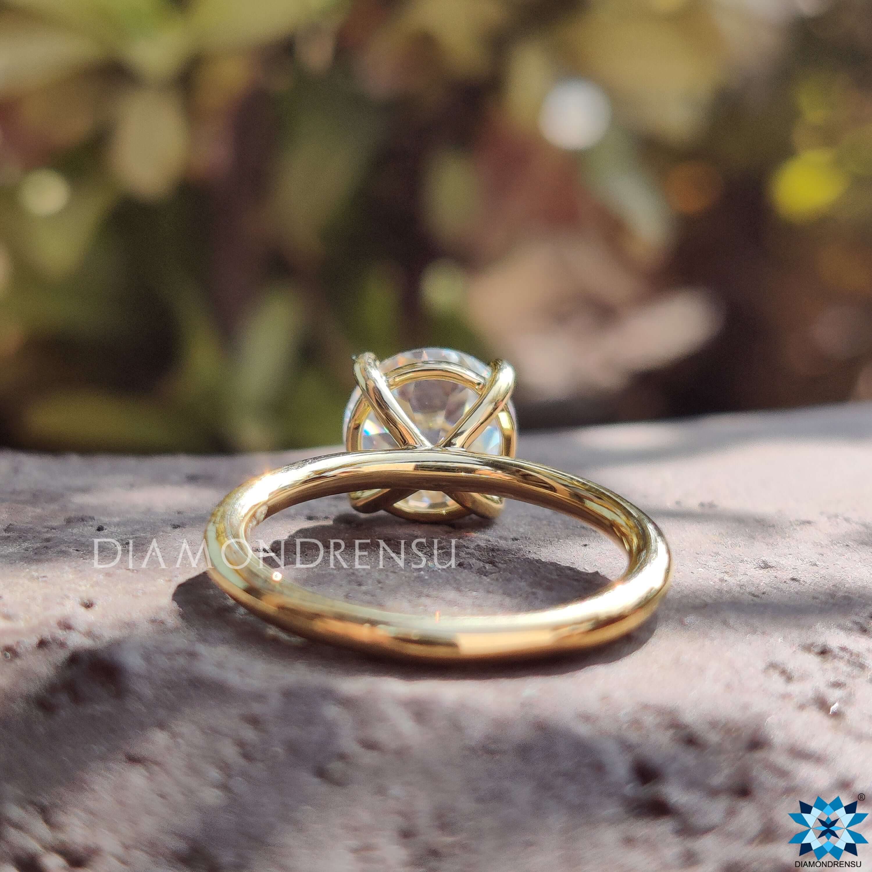 round oec moissanite ring - diamondrensu