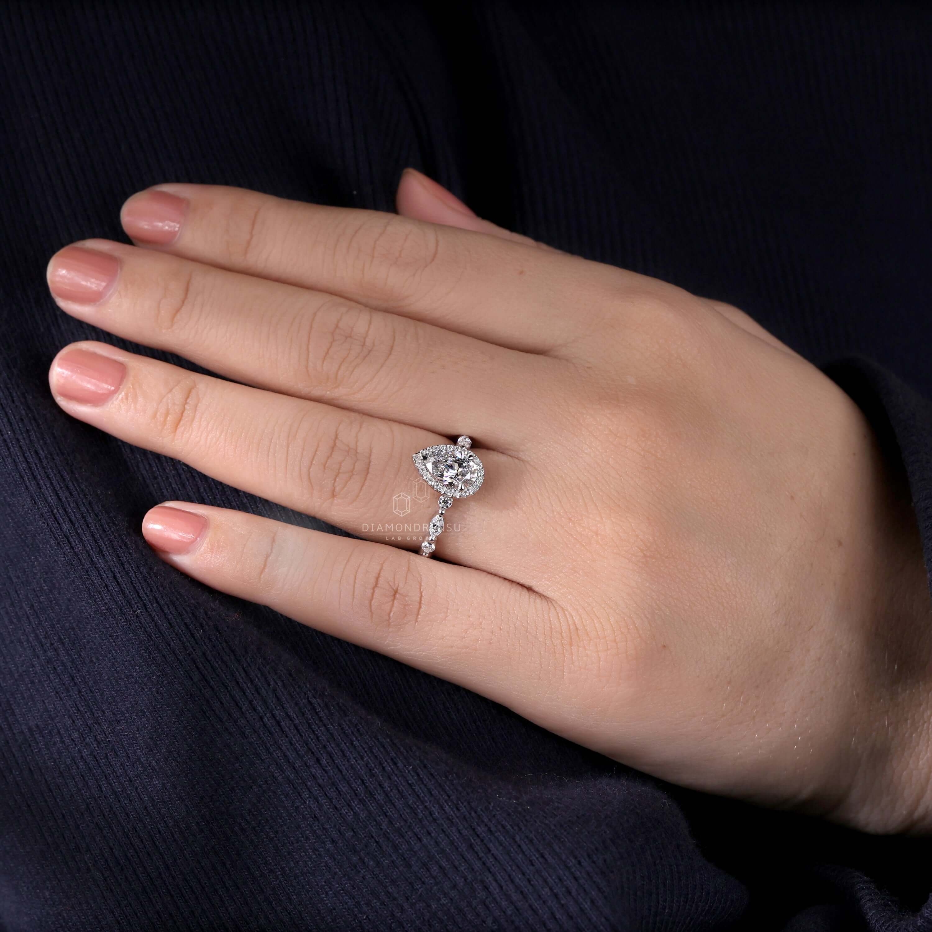 lab grown diamond engagement ring