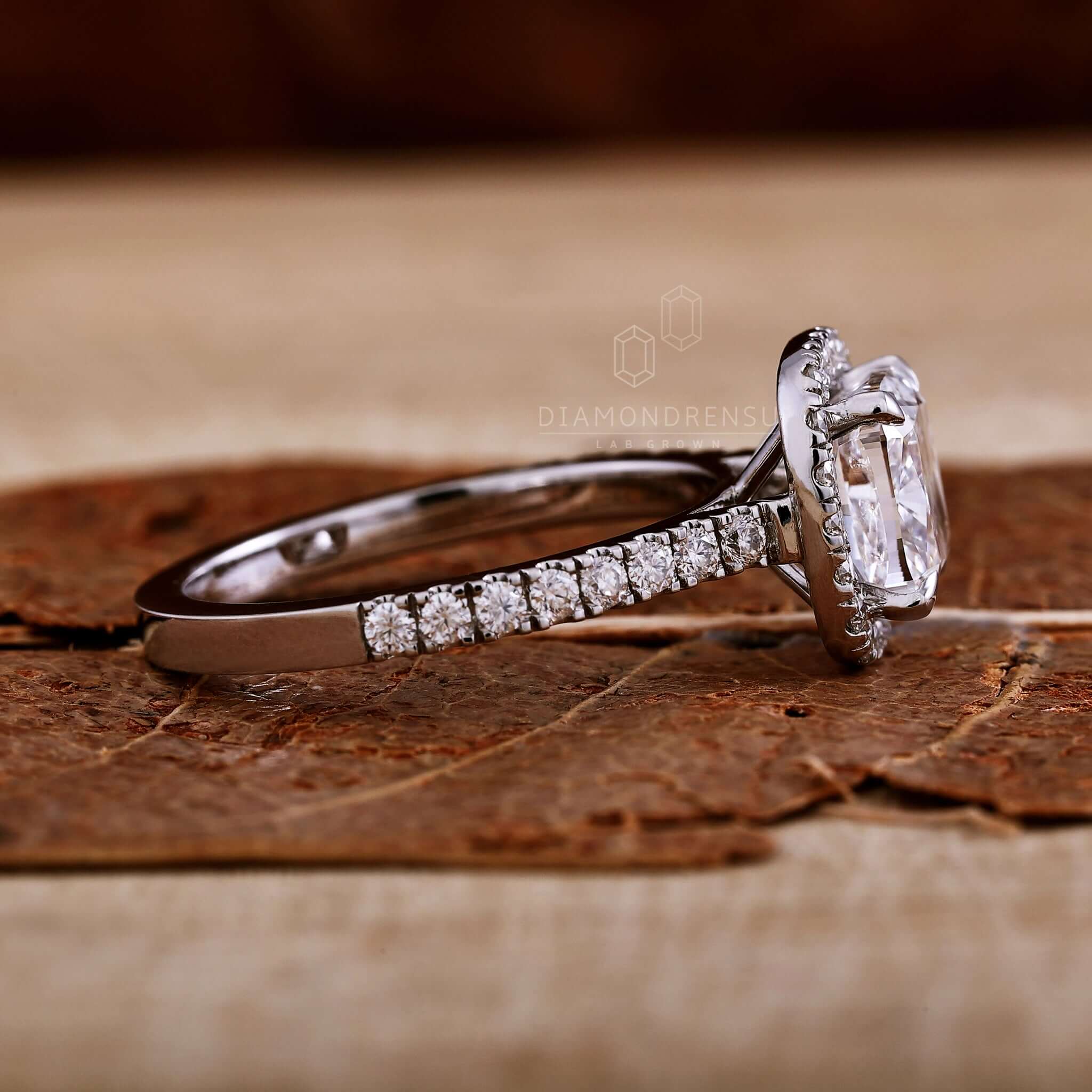 lab grown diamond engagement ring