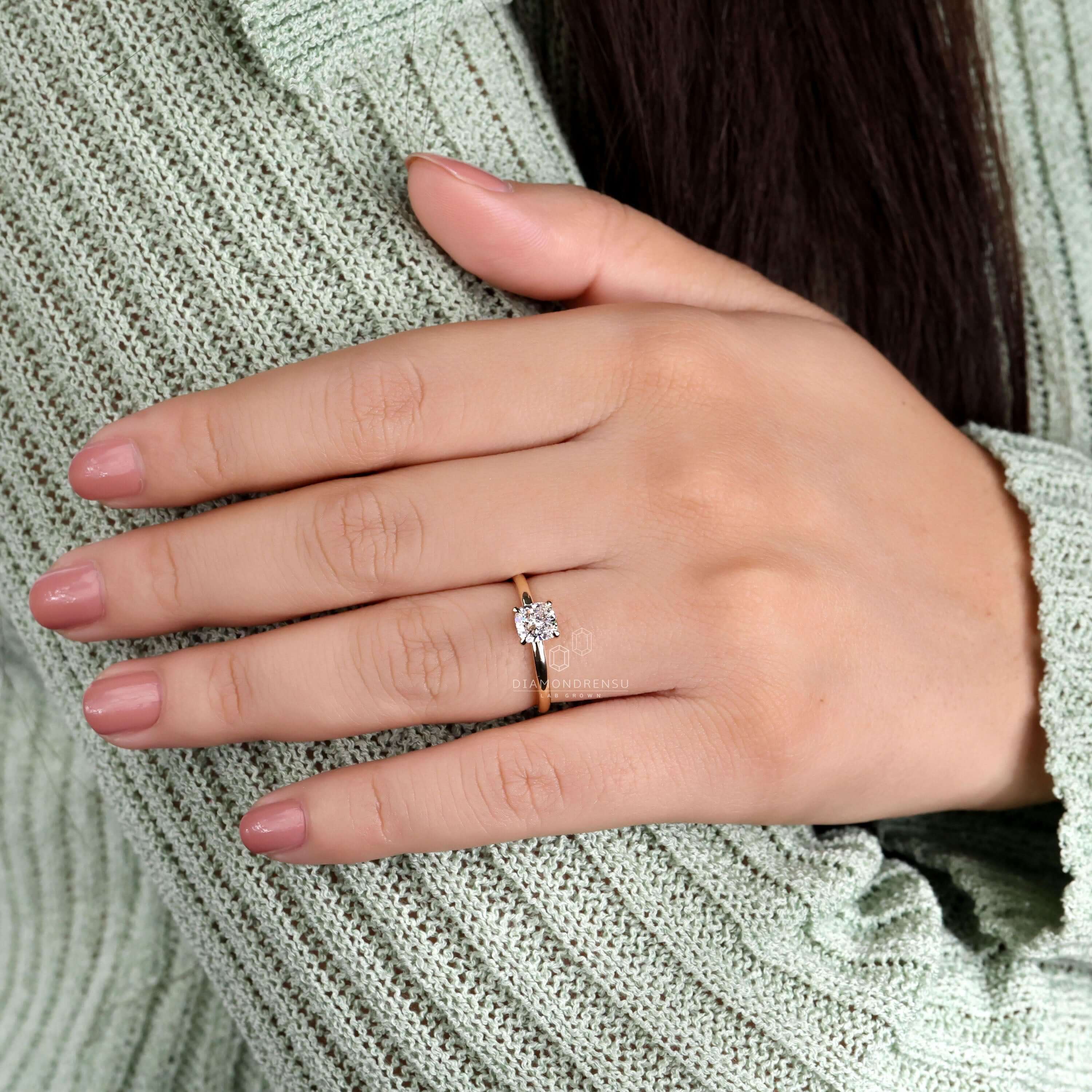 lab grown diamond wedding ring