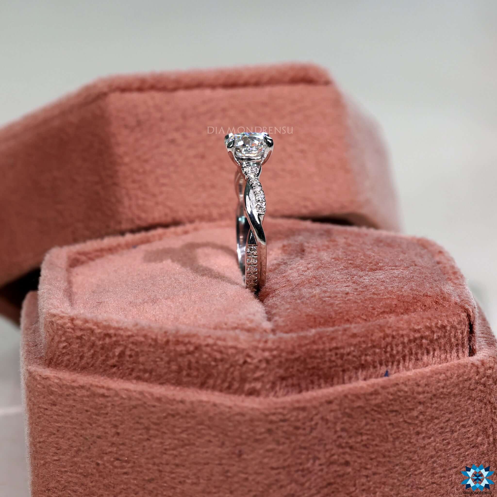 moissanite jewelry