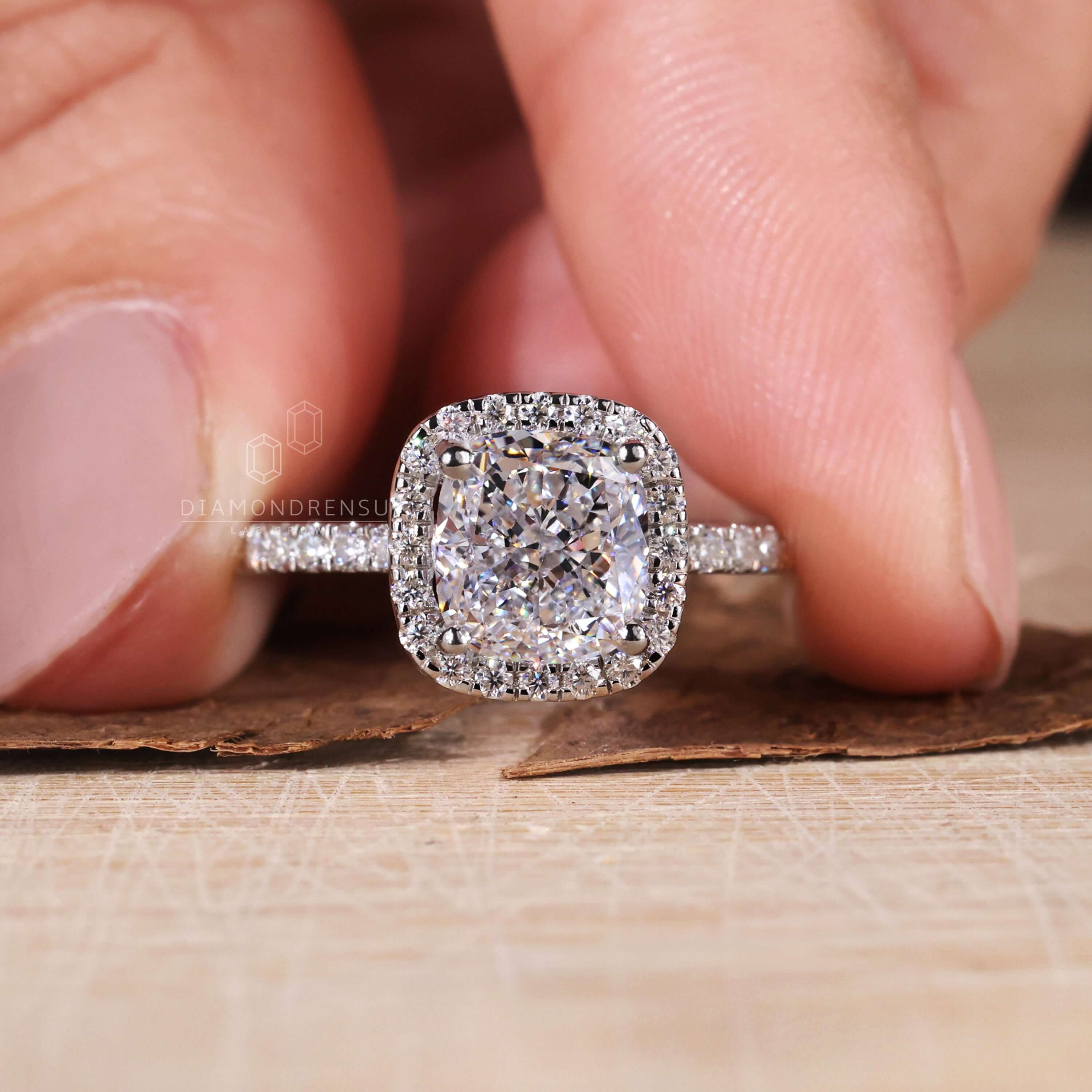 lab grown diamond engagement ring