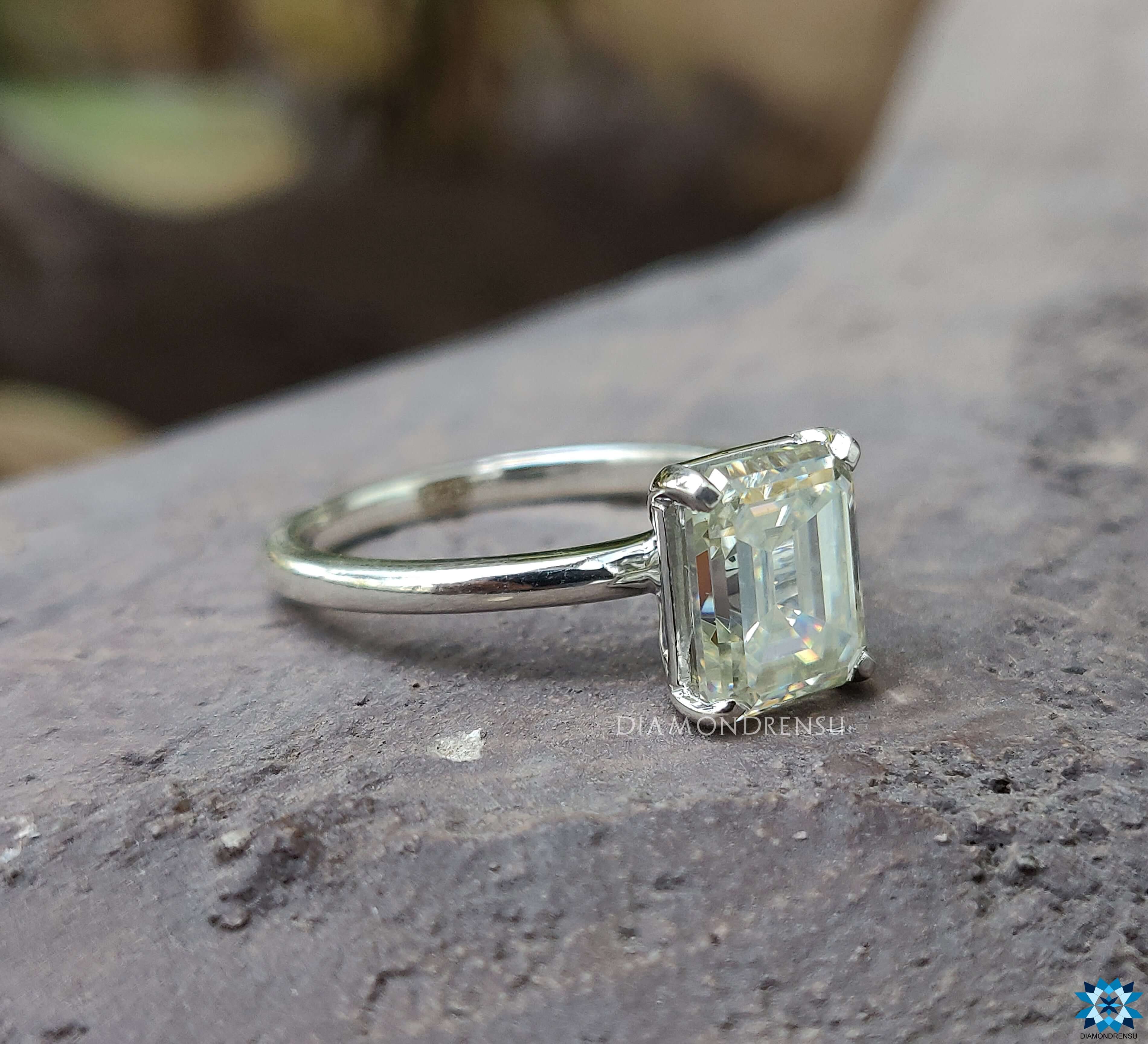 solitaire ring