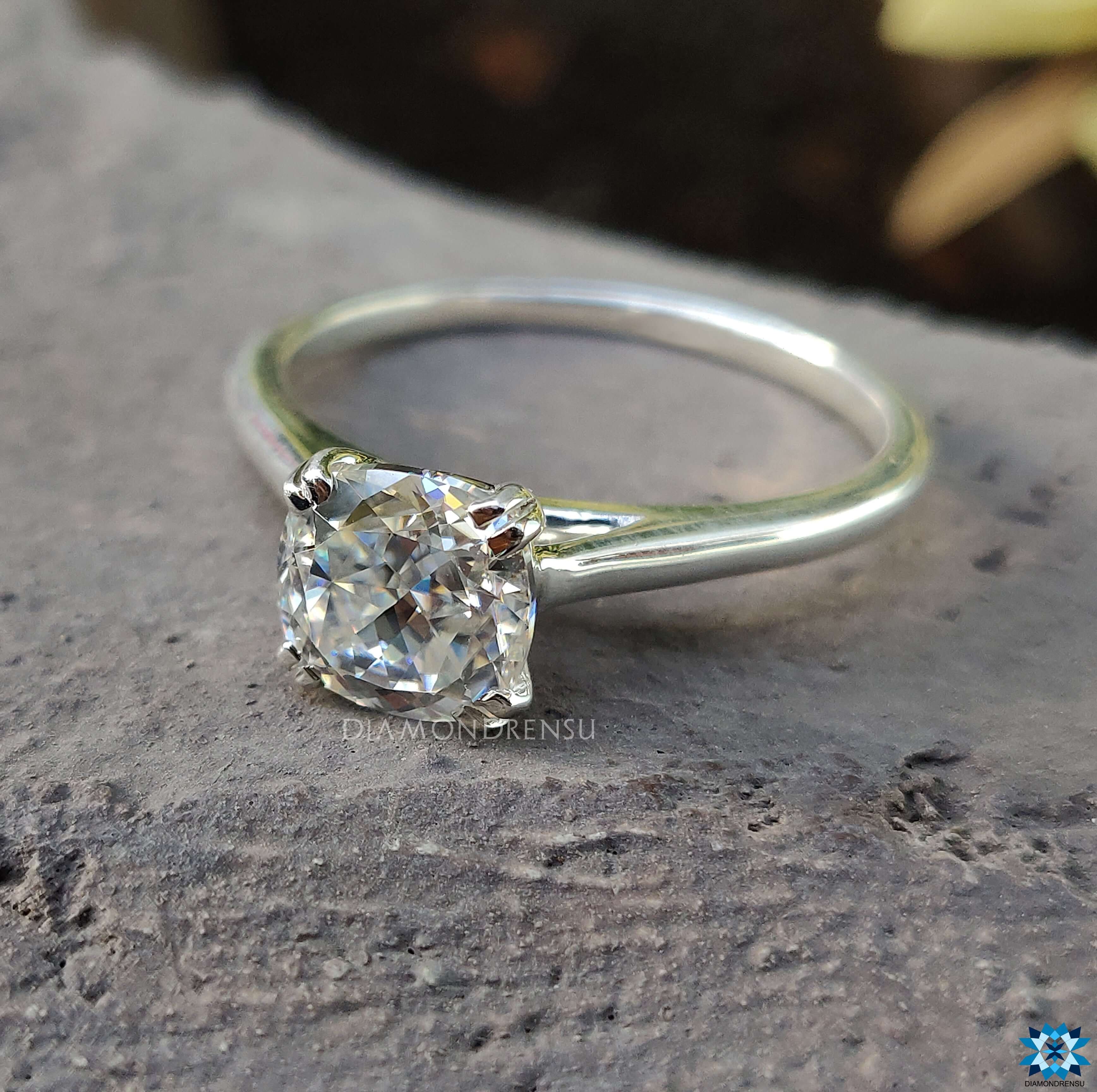 solitaire ring