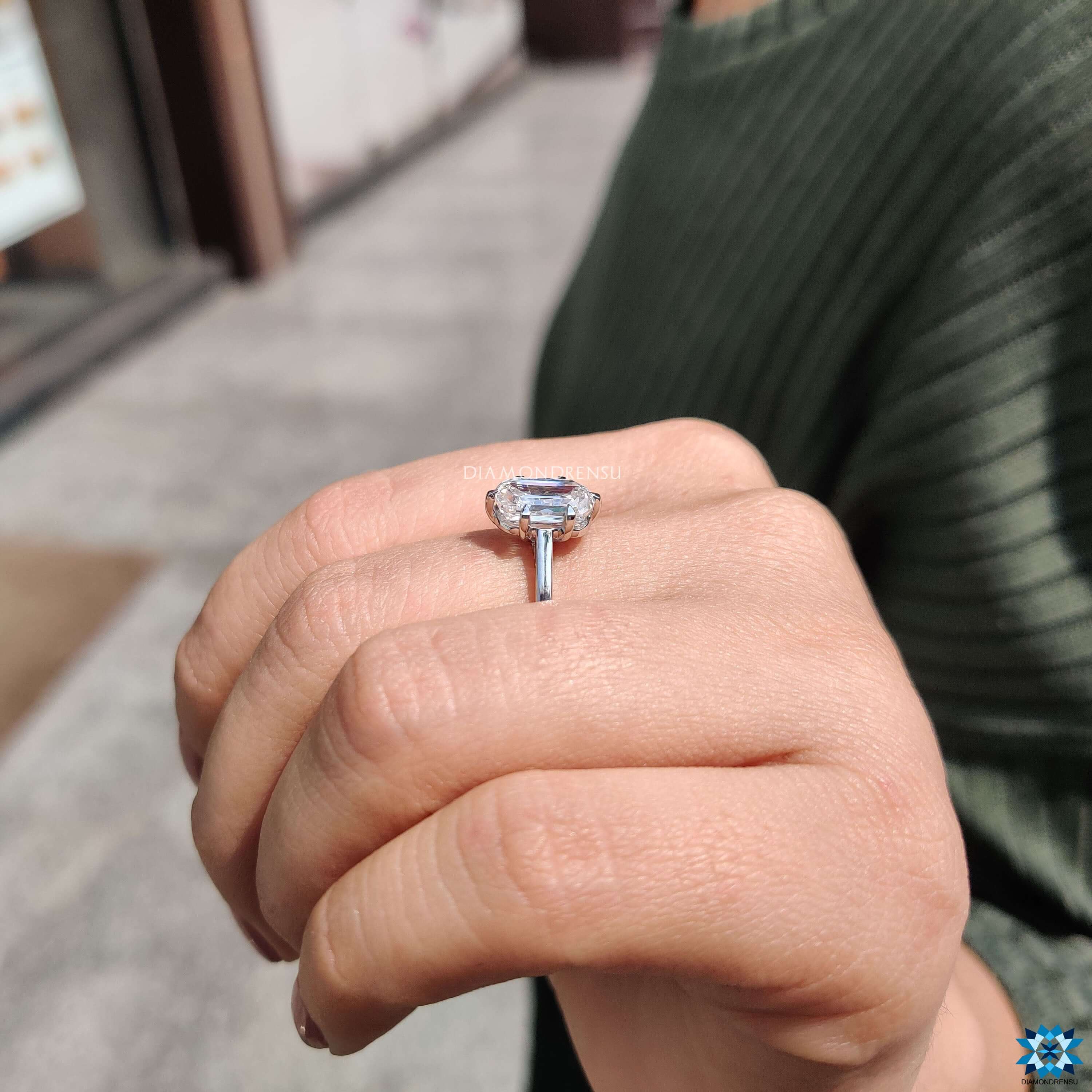 vintage style engagement ring - diamondrensu