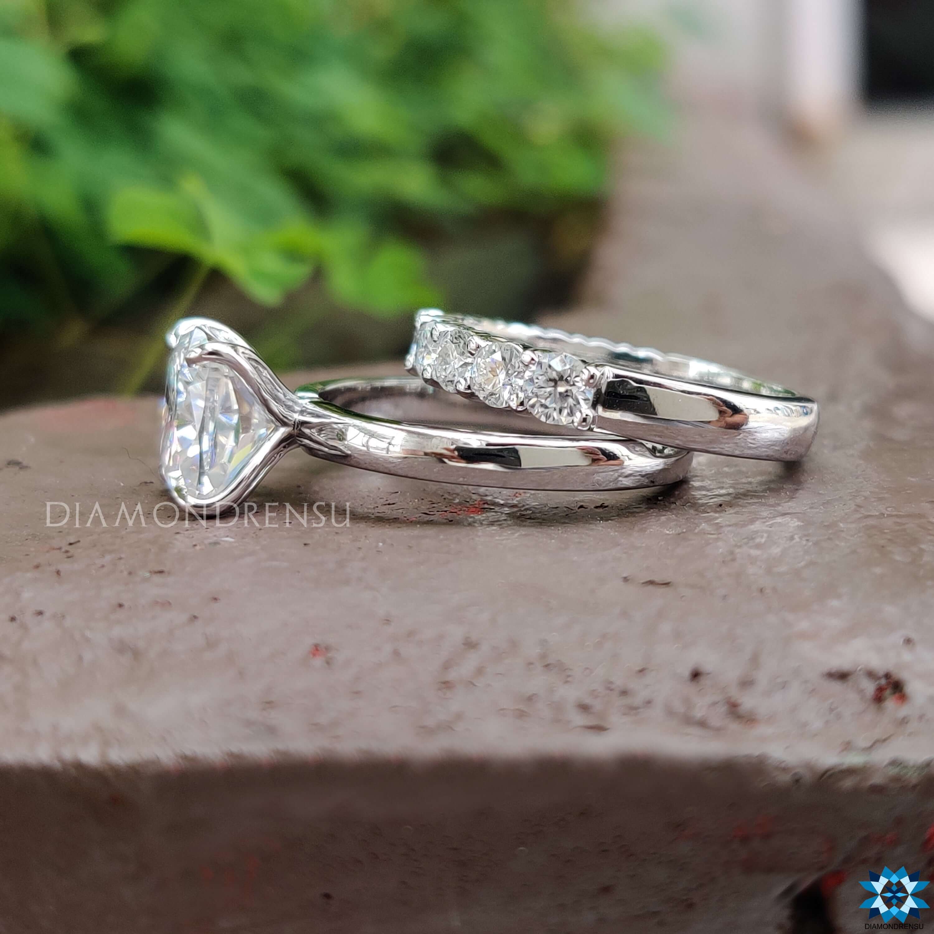 cushion moissanite ring - diamondrensu