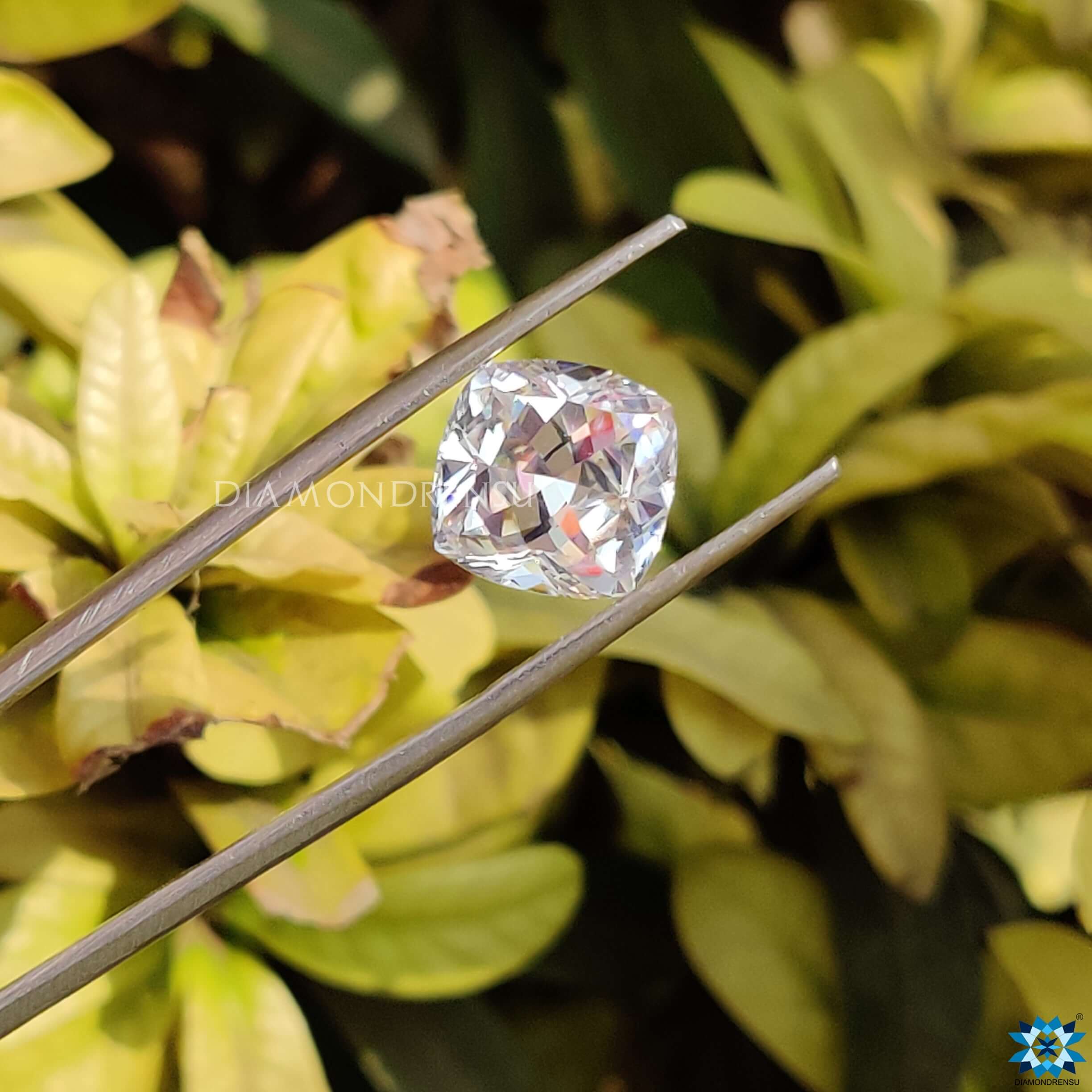 cushion divine moissanite