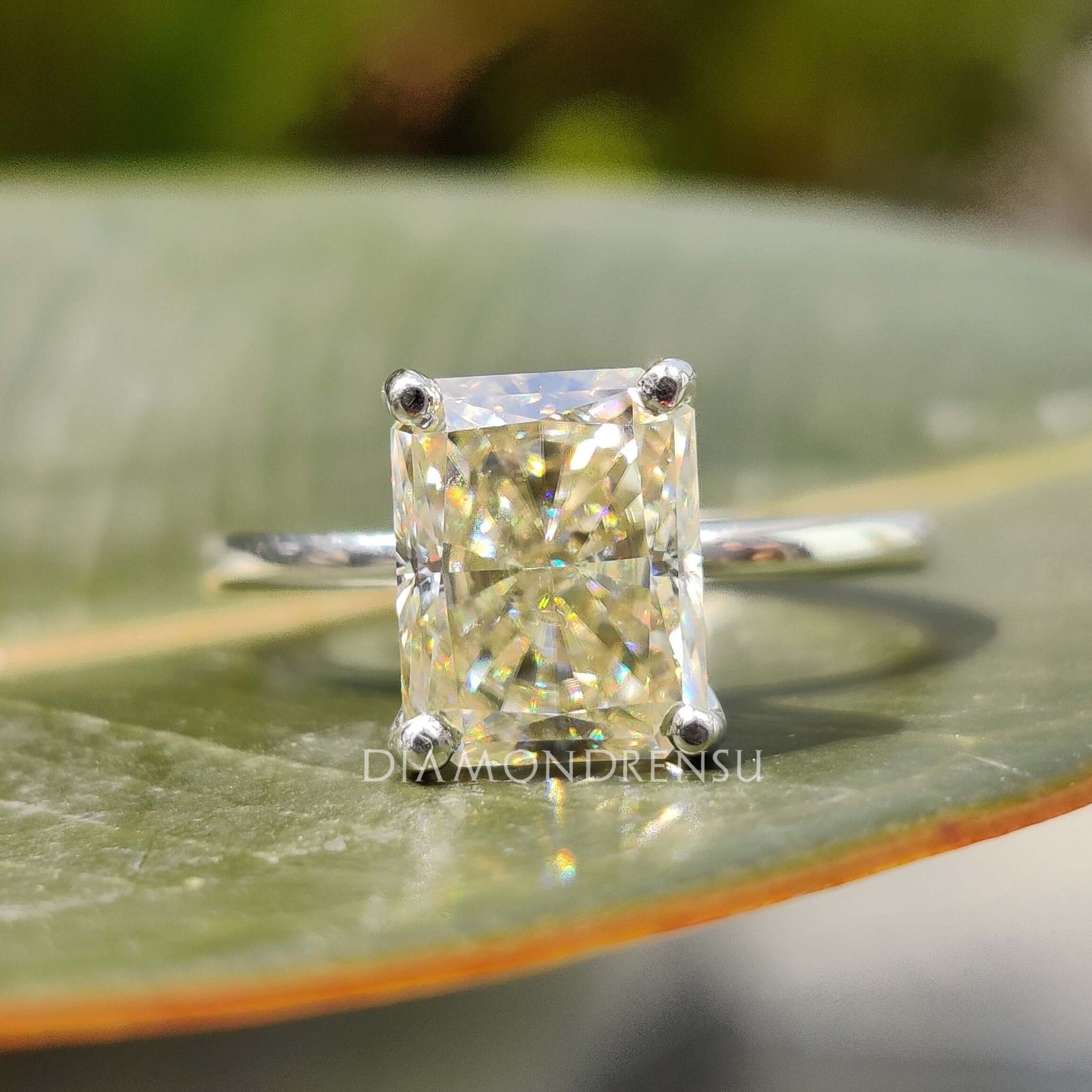 moissanite vs diamond - diamondrensu