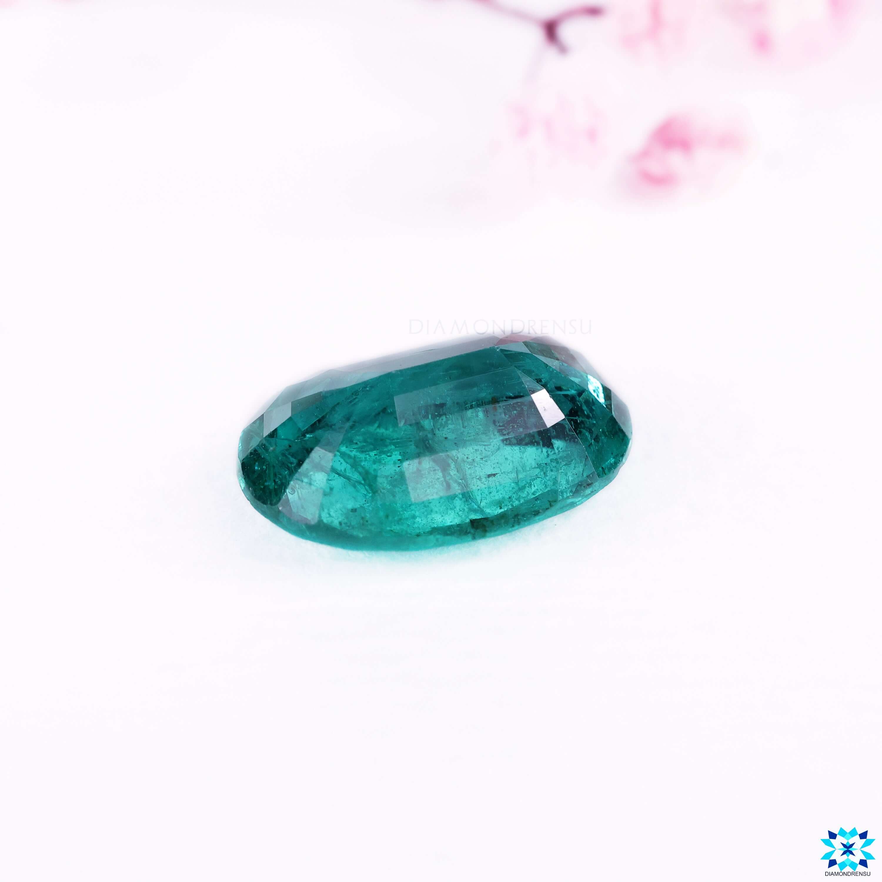 oval cut green emerald