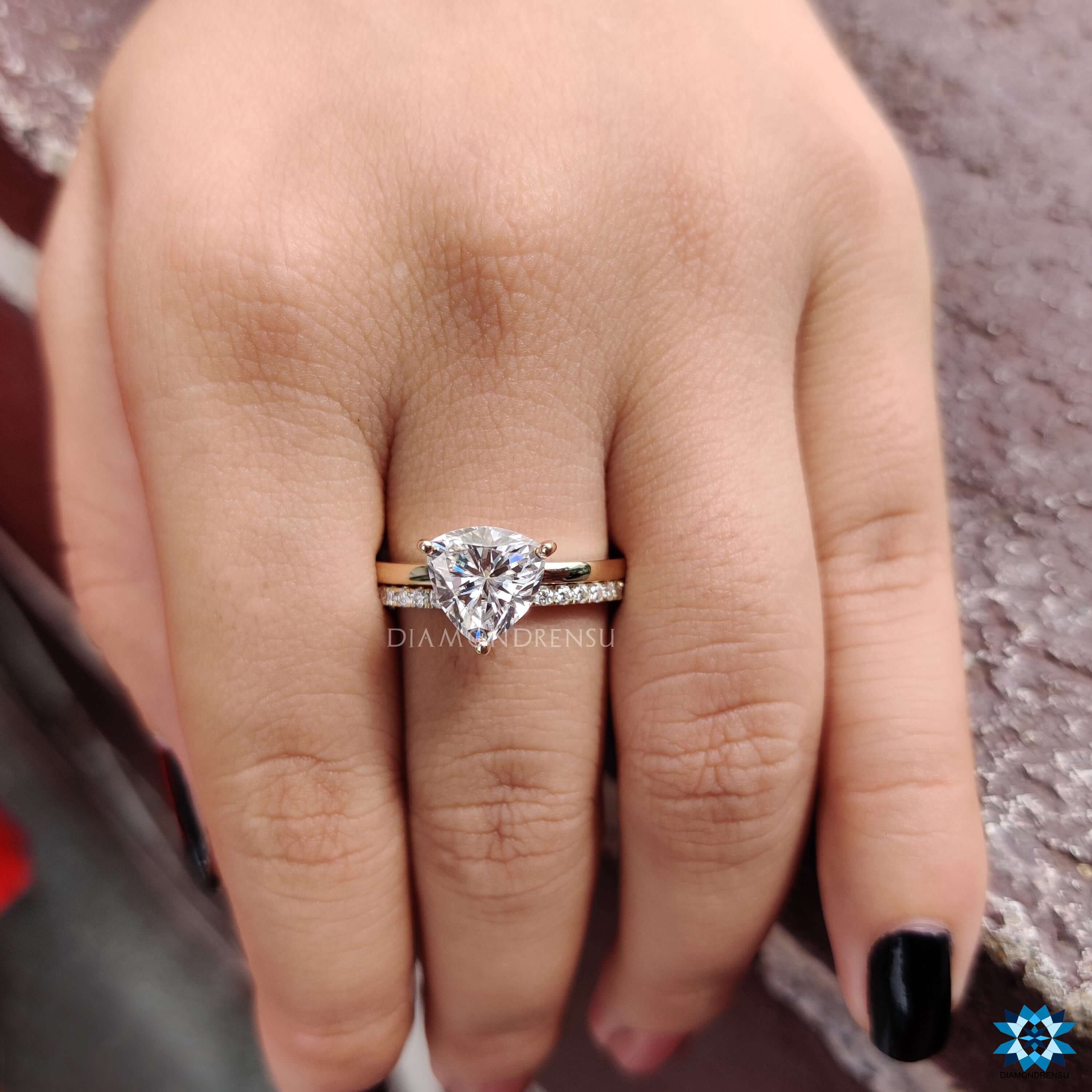 moissanite engagement rings - diamondrensu