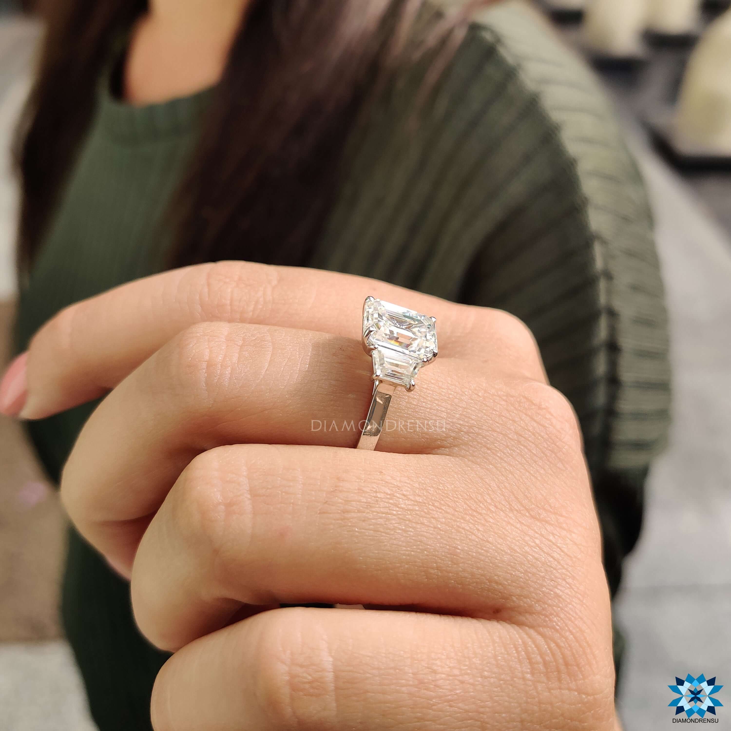 cathedral set engagement ring - diamondrensu