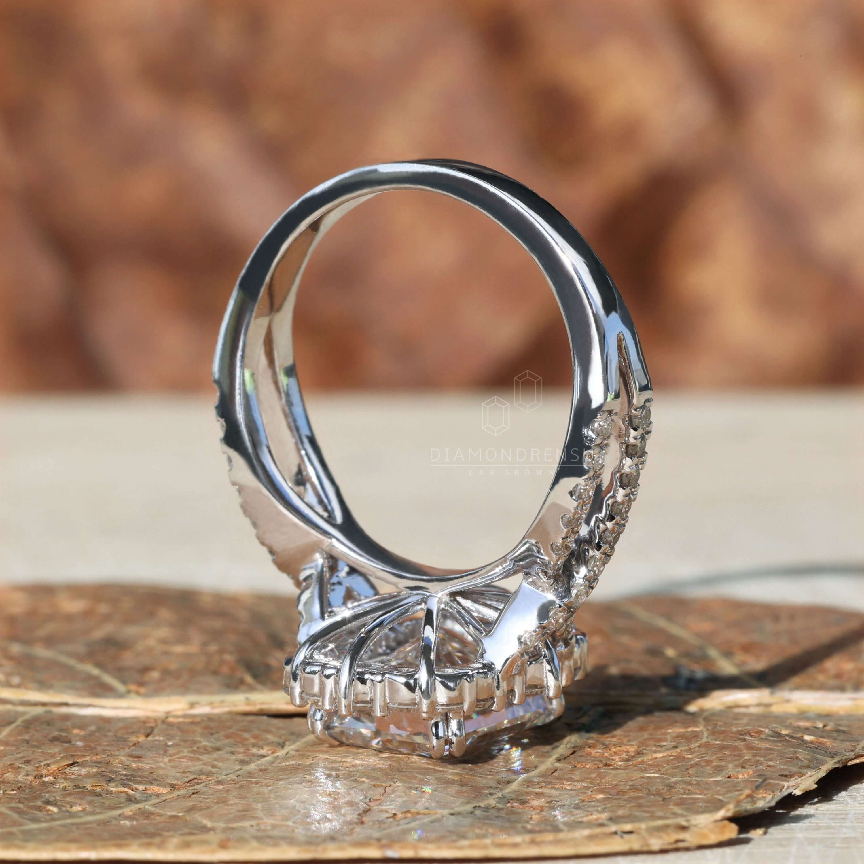 customized engagement ring