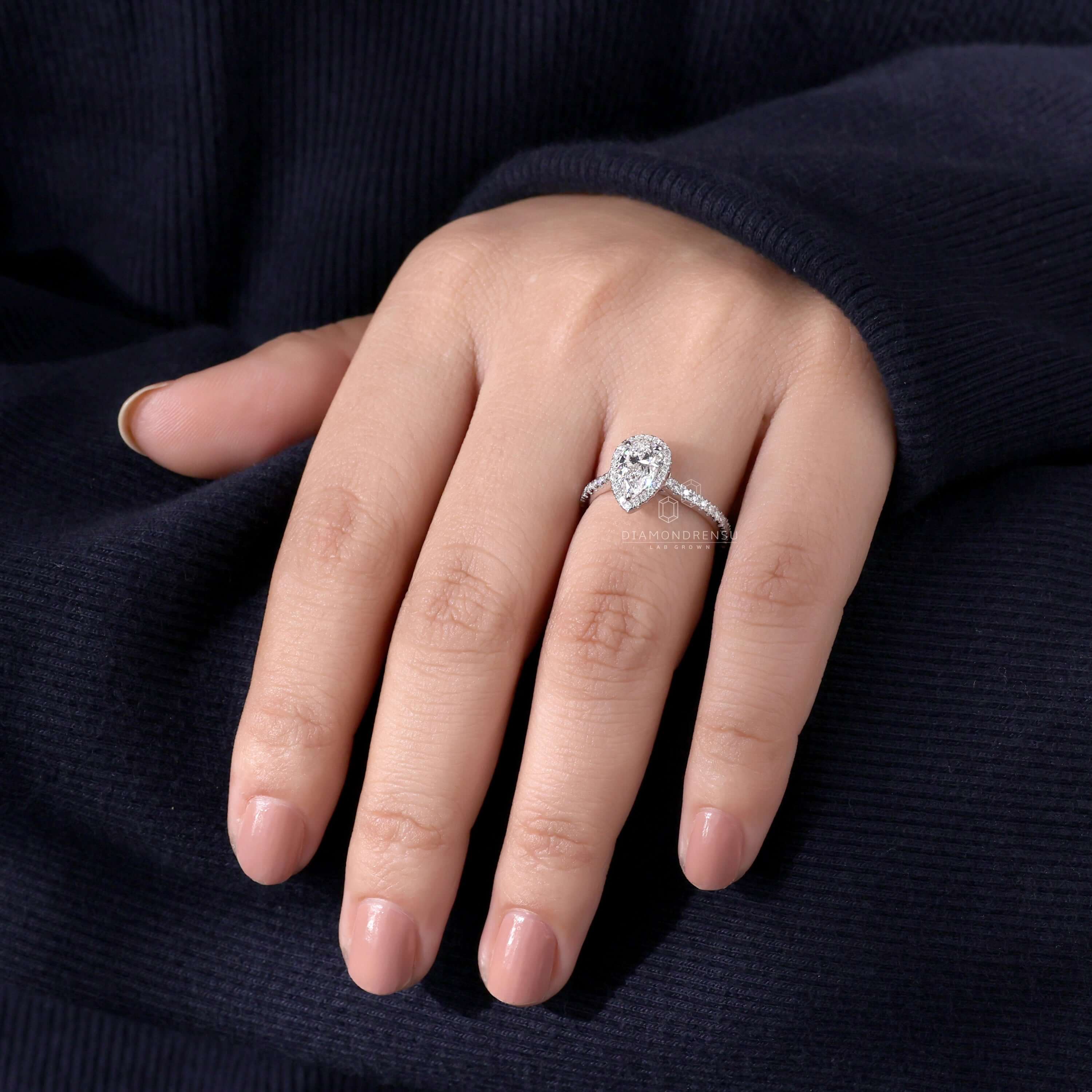 pear engagement ring