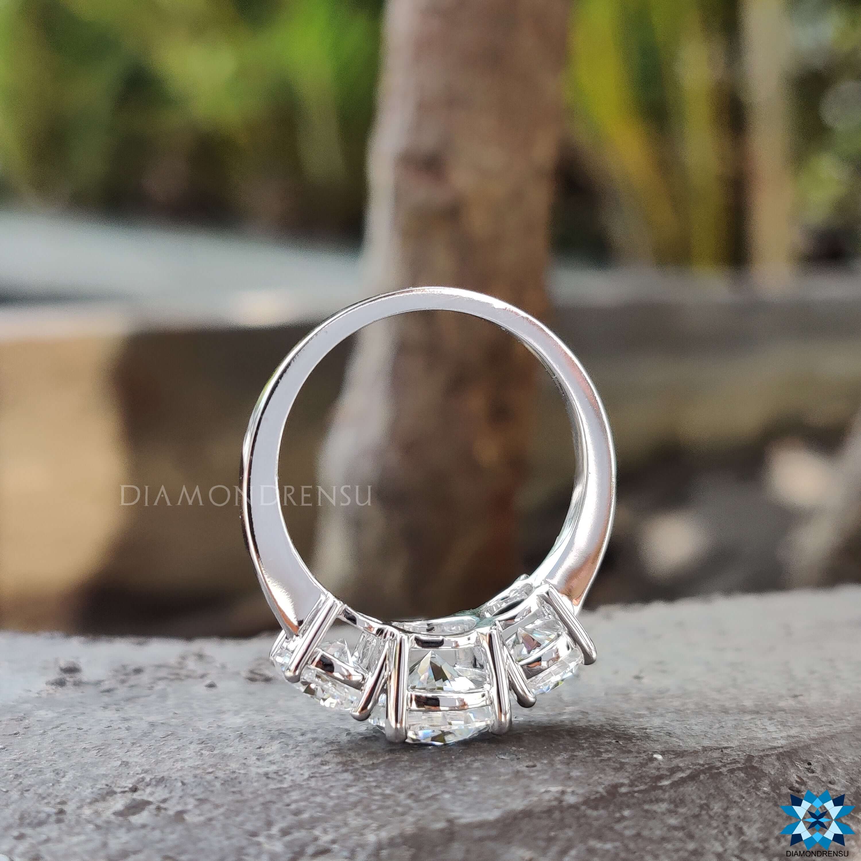 custom engagement rings - diamondrensu