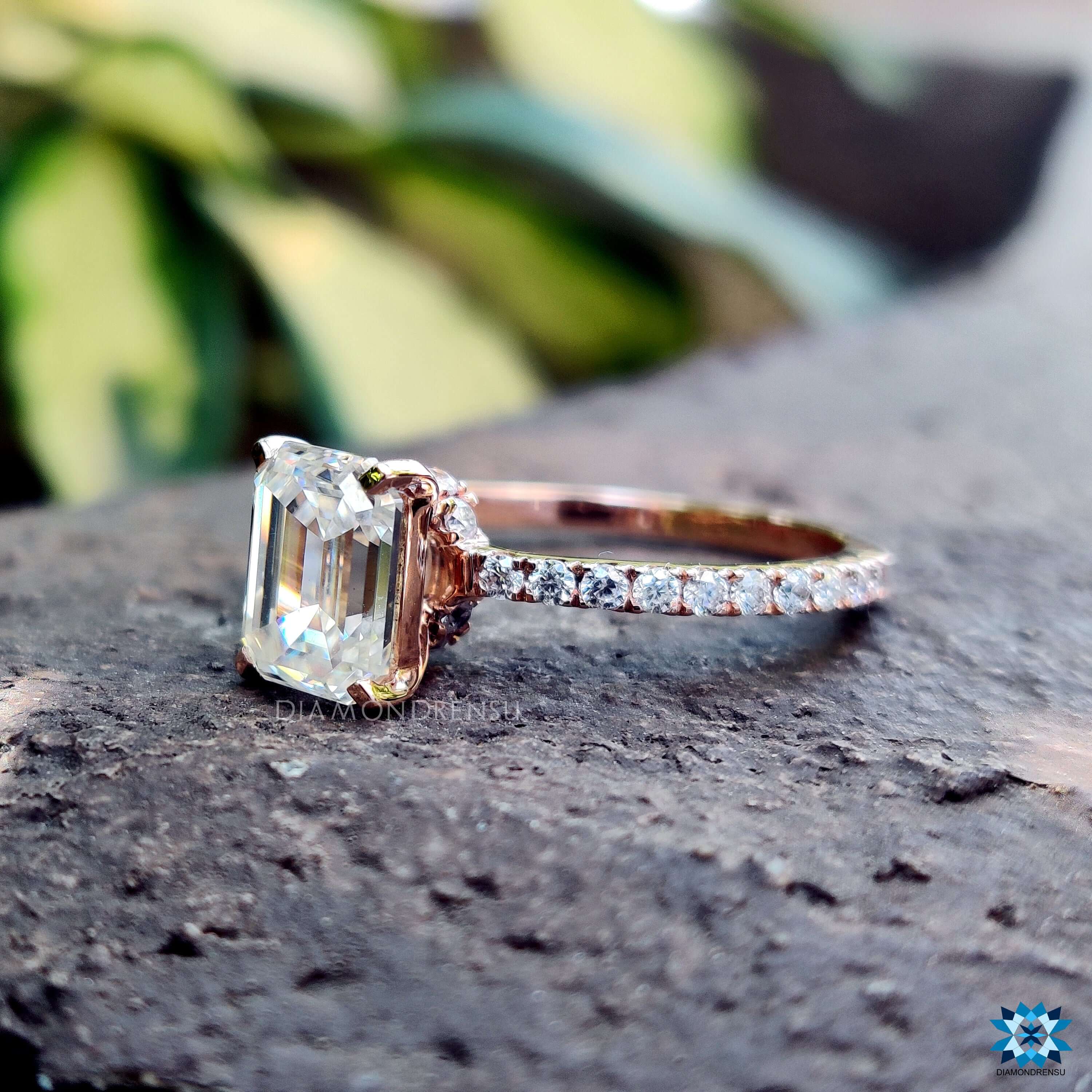 hidden halo engagement ring - diamondrensu