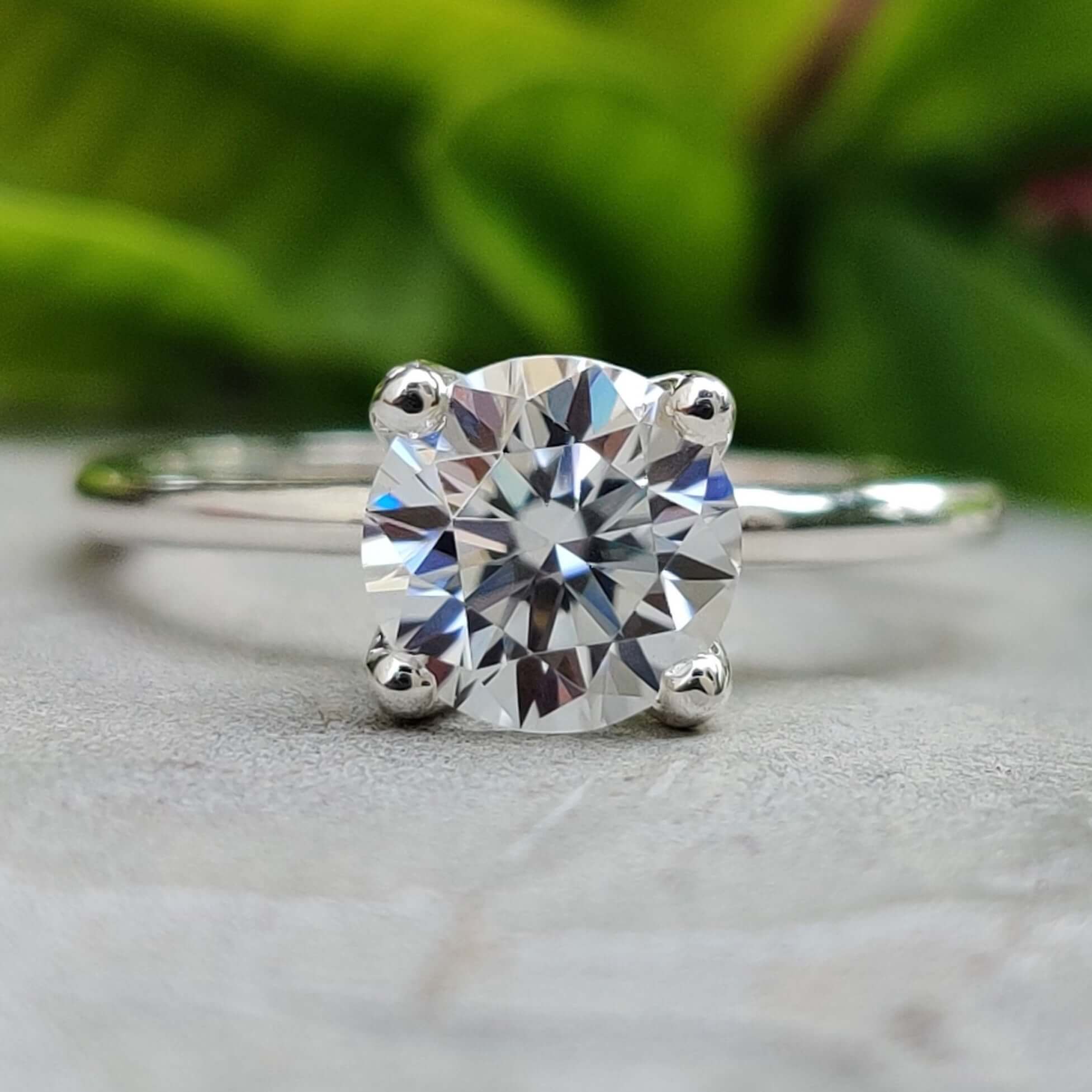 moissanite vs diamond - diamondrensu