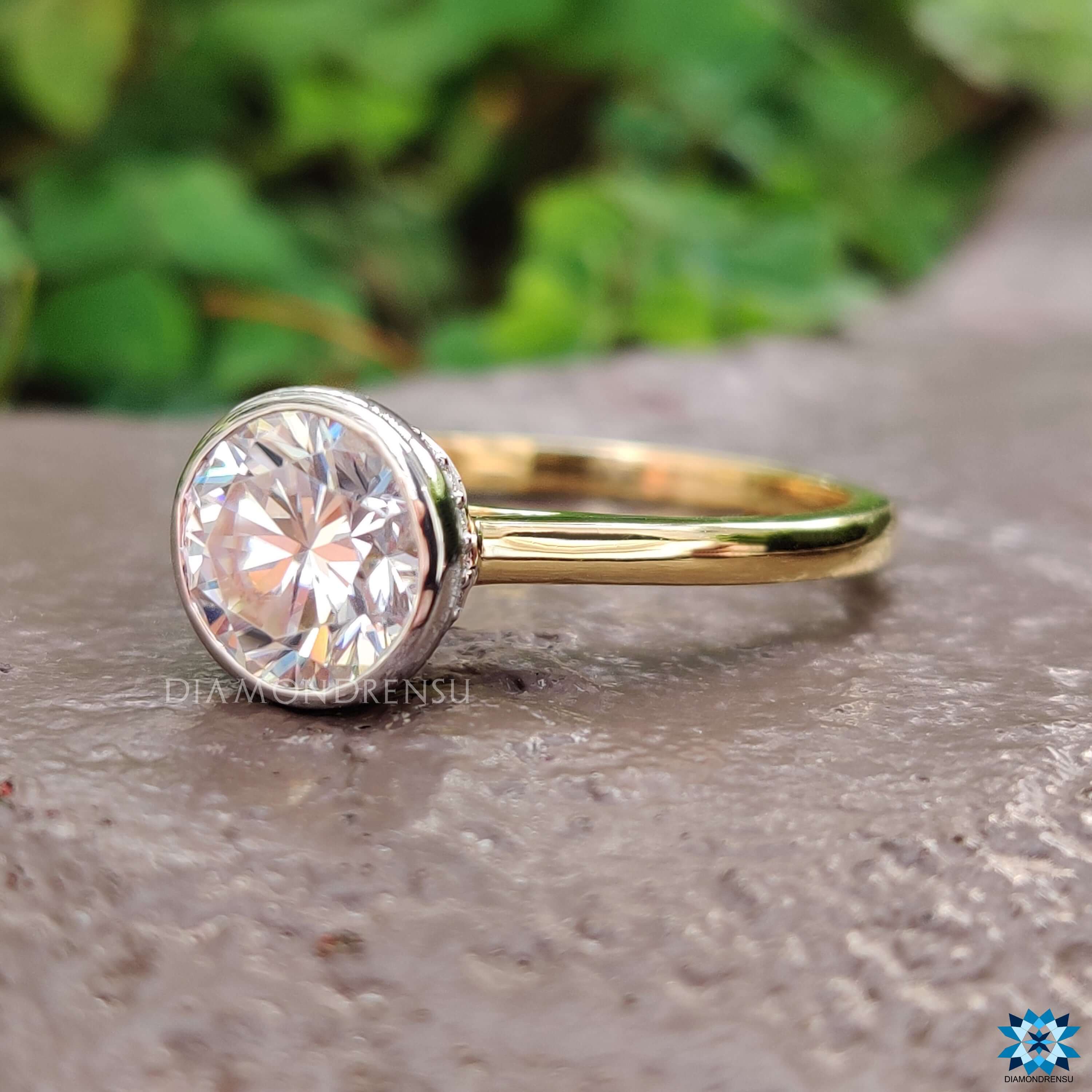 bezel setting moissanite ring - diamondrensu