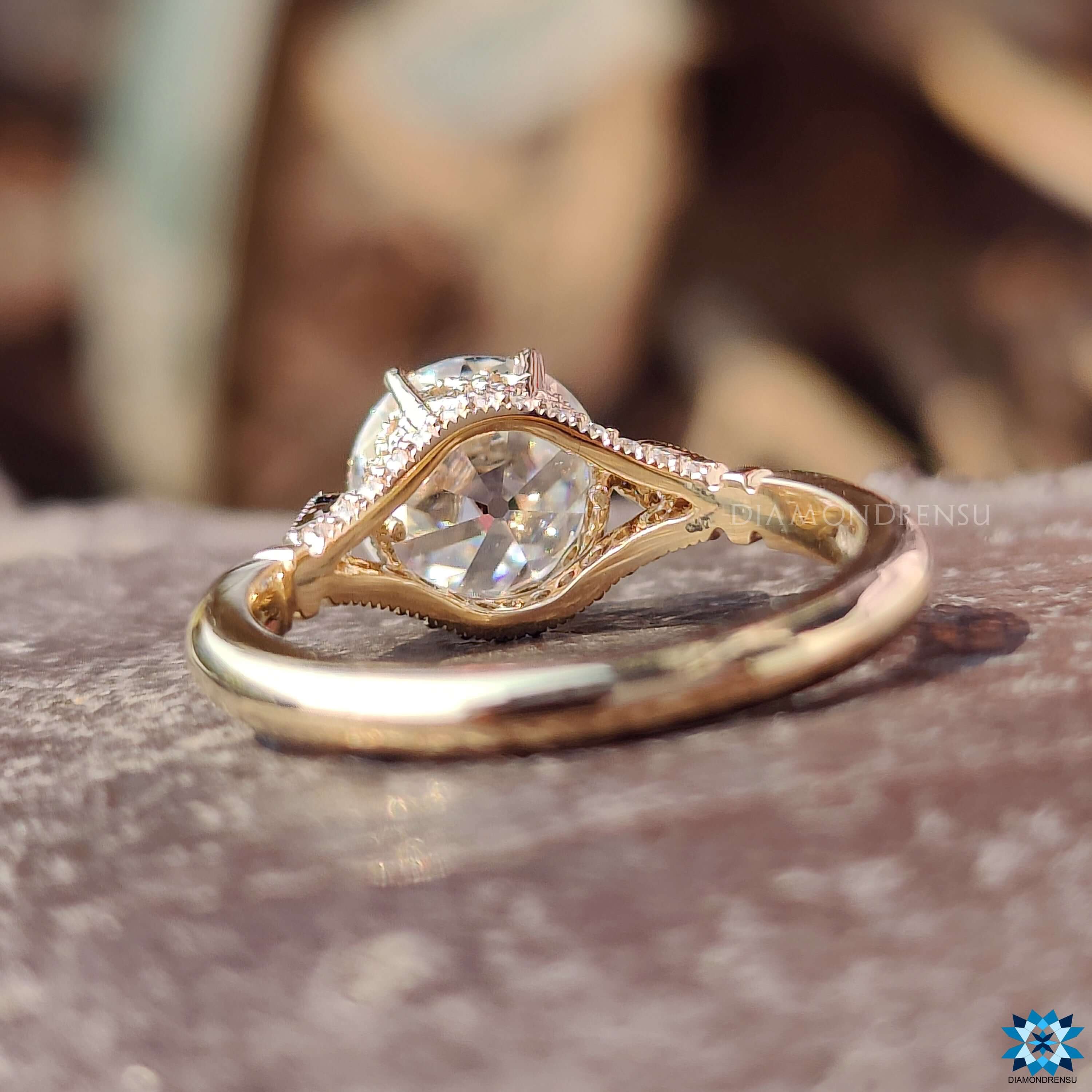 vintage moissanite engagement ring - diamondrensu