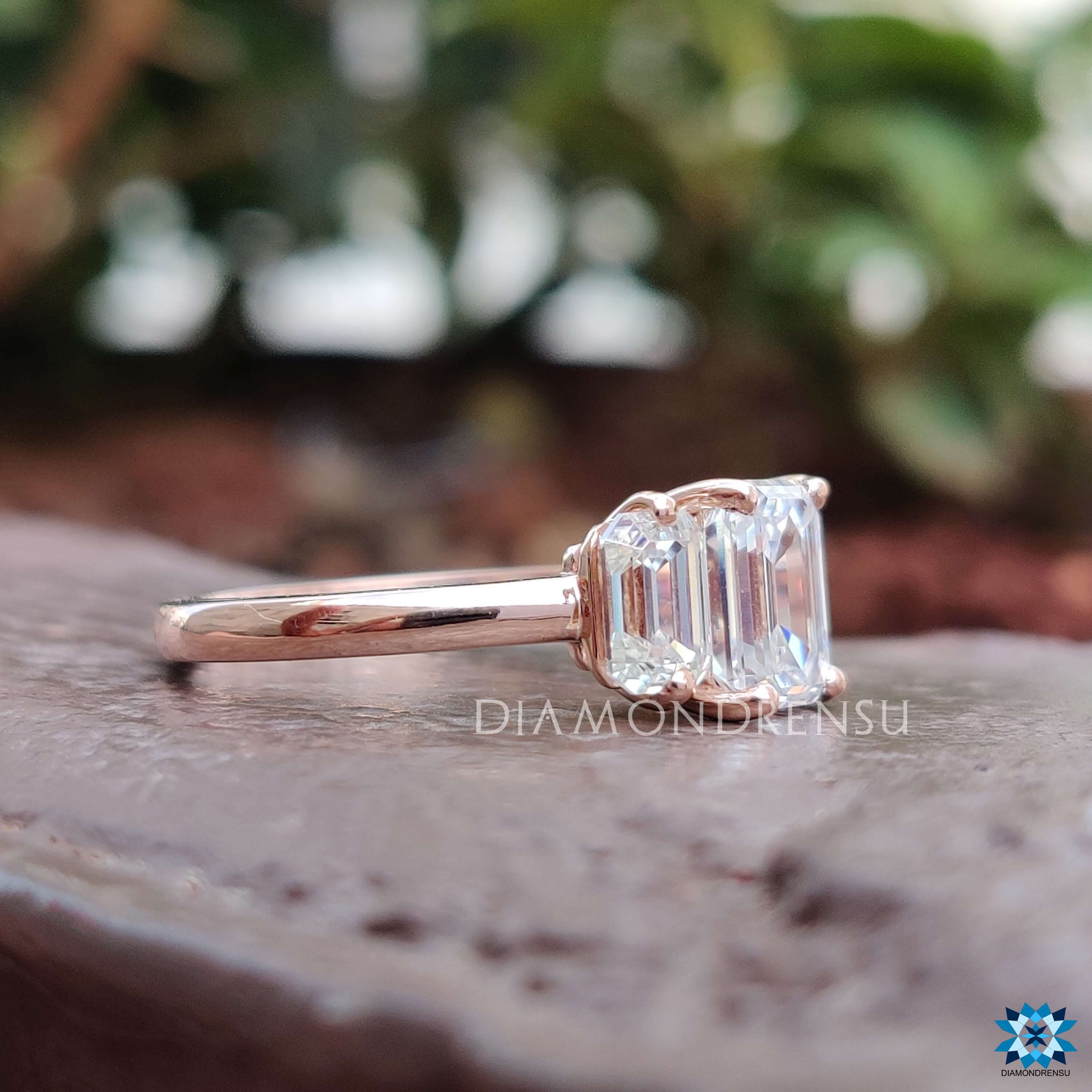 emerald cut moissanite ring - diamondrensu