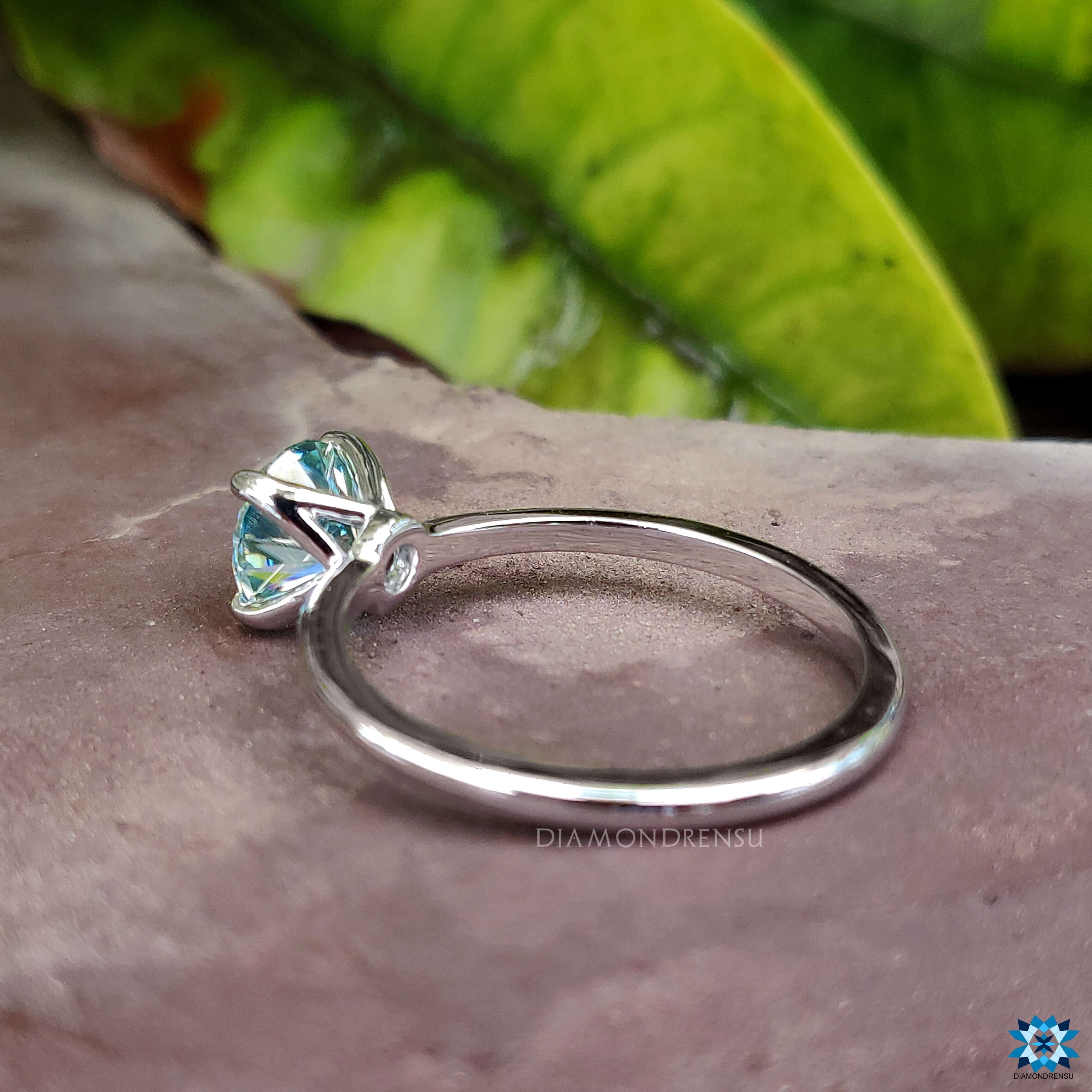 moissanite wedding ring - diamondrensu