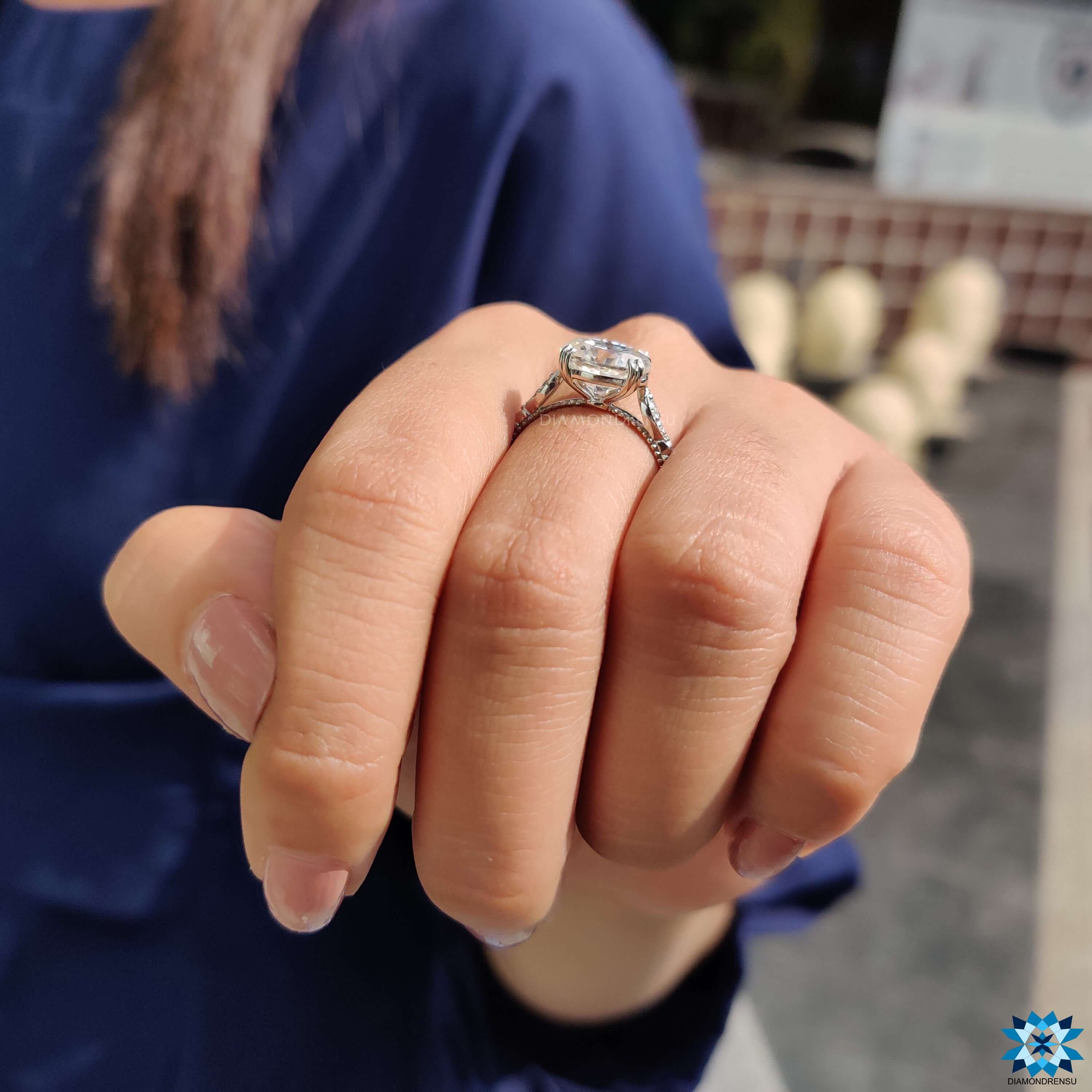 moissanite wedding ring