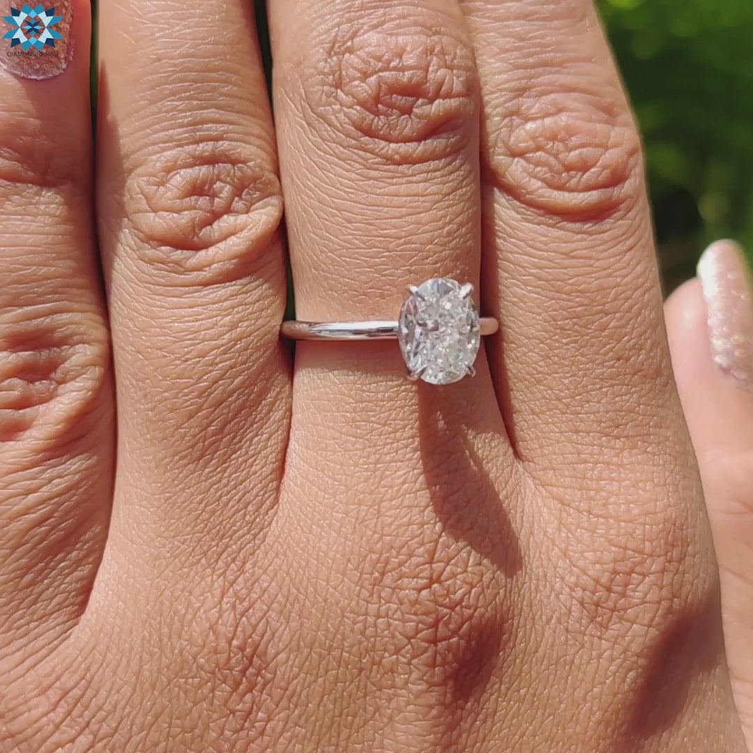 Oval Solitaire Engagement Ring to Capture Your Love