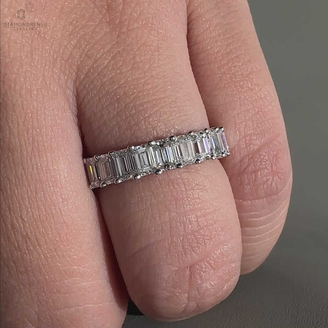 0.15 CT Emerald Cut Lab Grown Diamond Wedding Band