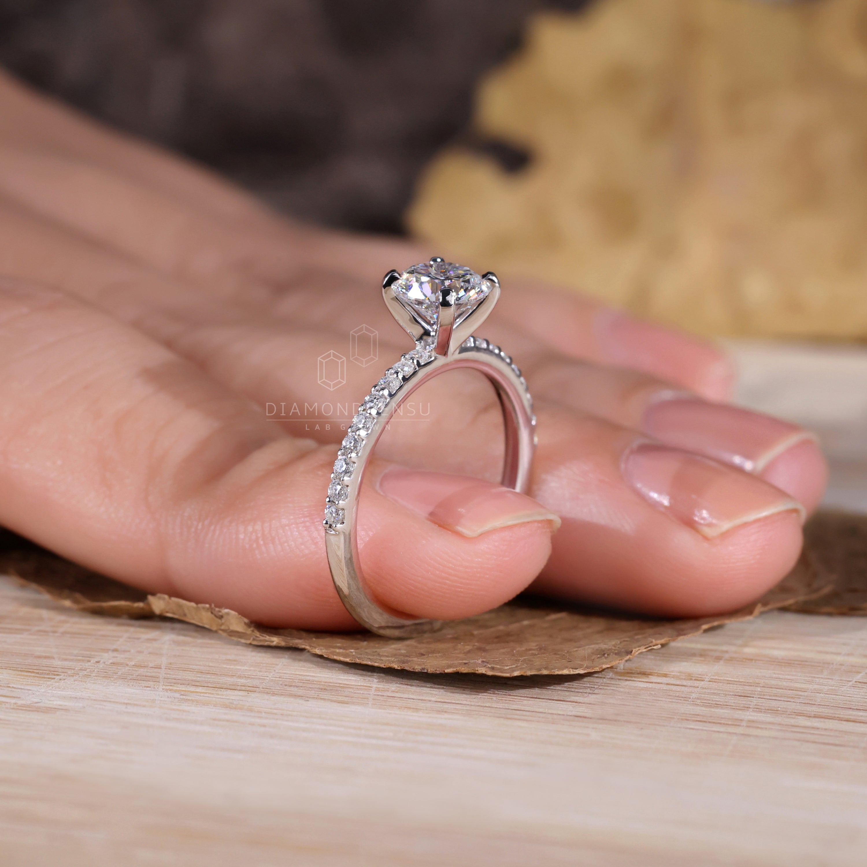 round diamond ring - diamondrensu