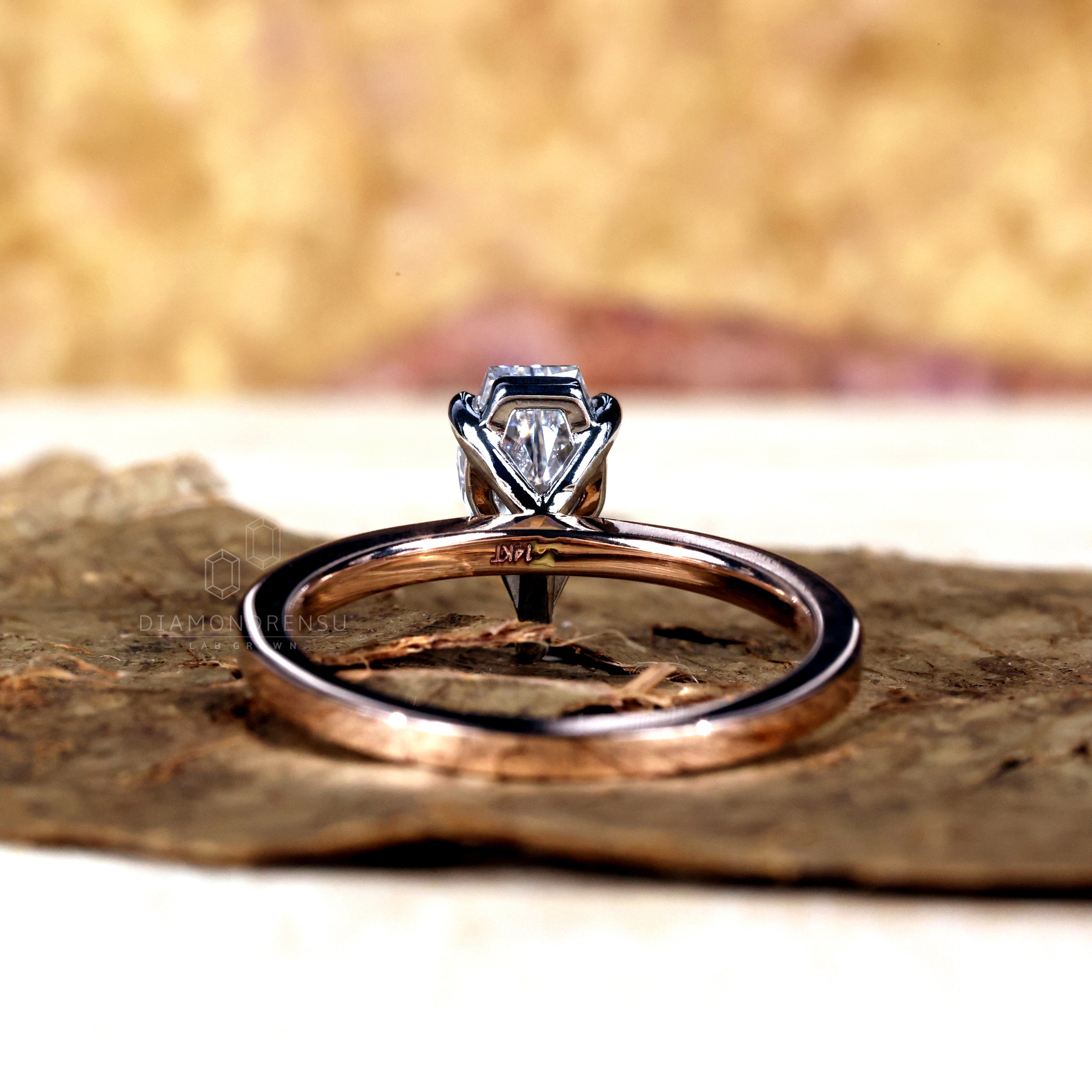 lab grown diamond engagement ring