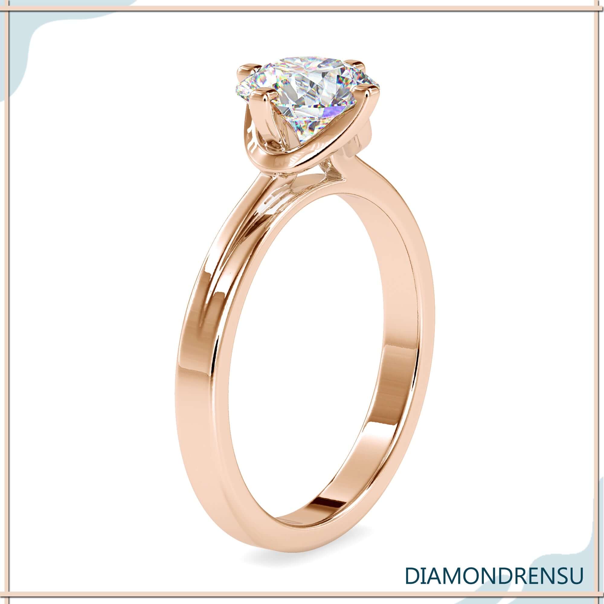 Diamond solitaire ring round featuring a simple yet stunning look.
