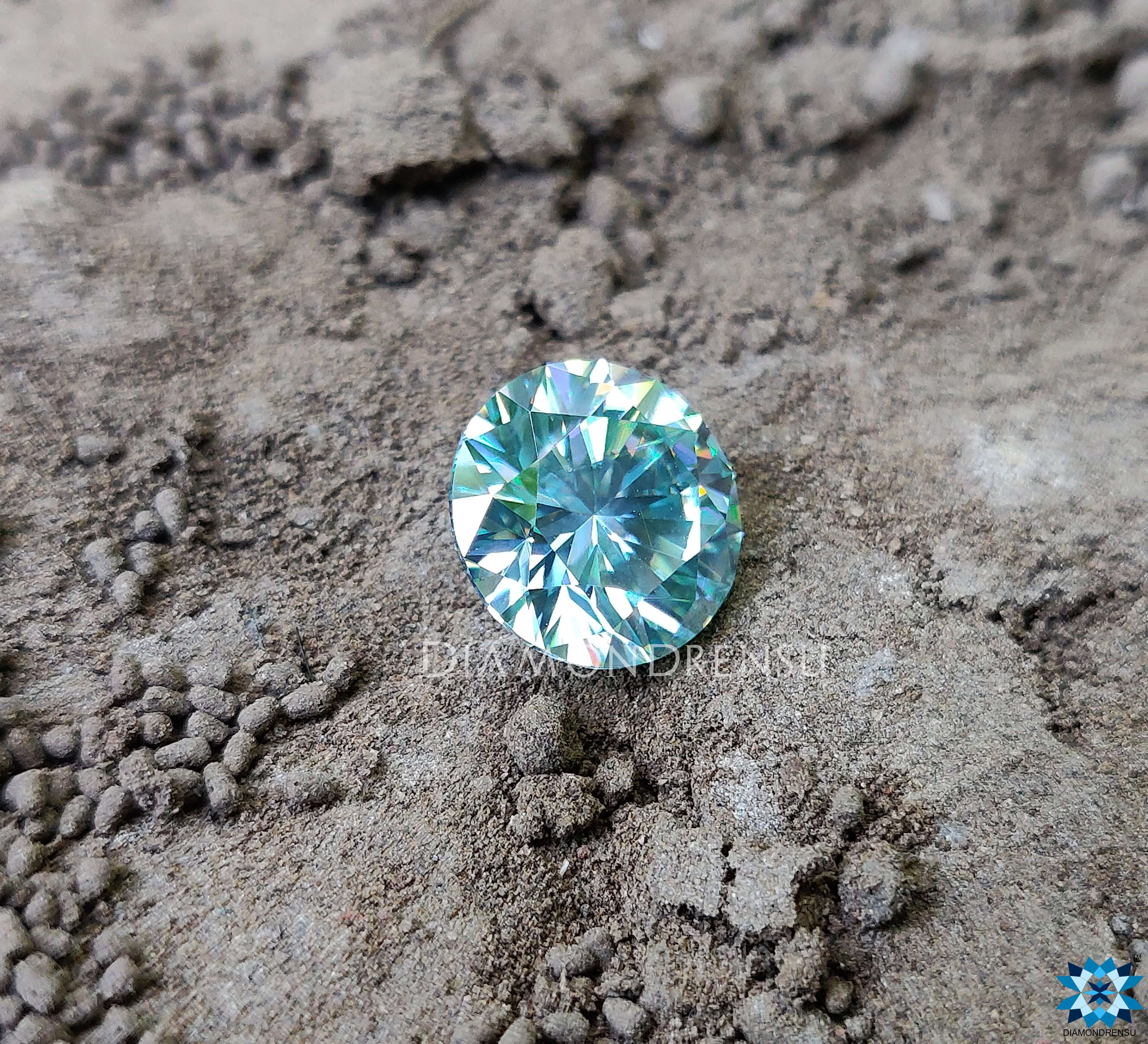 round cut diamond