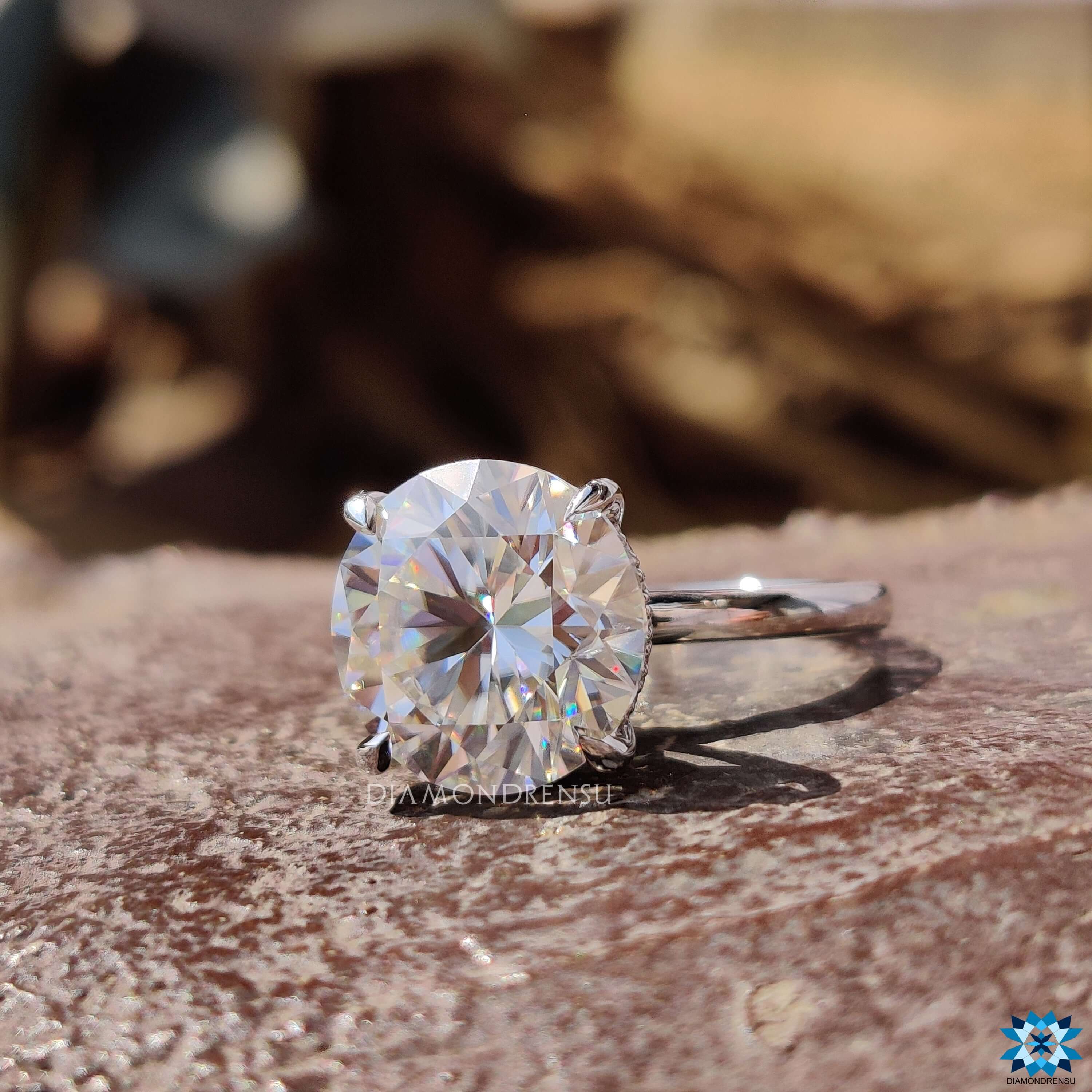 round cut engagement ring - diamondrensu