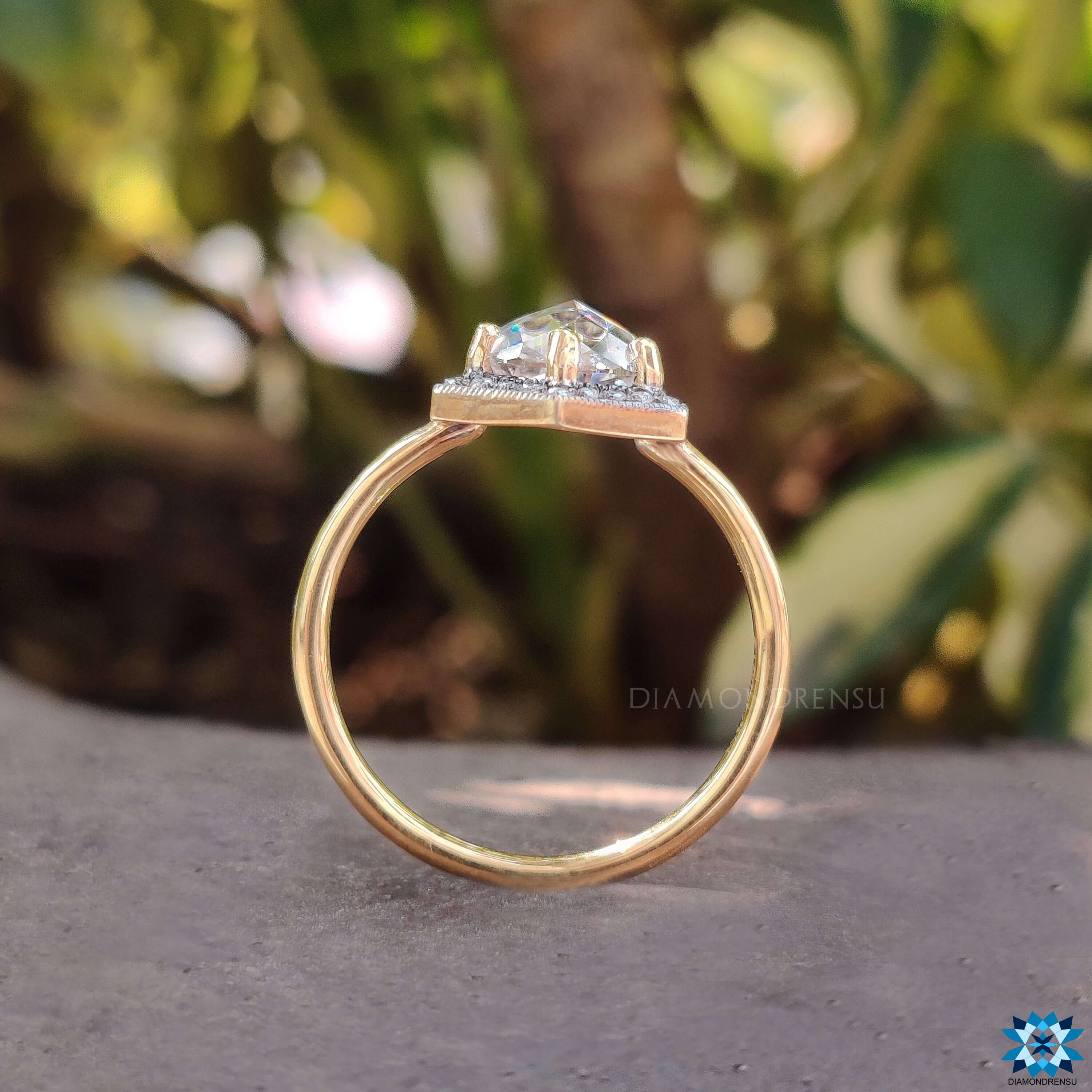 solitaire ring