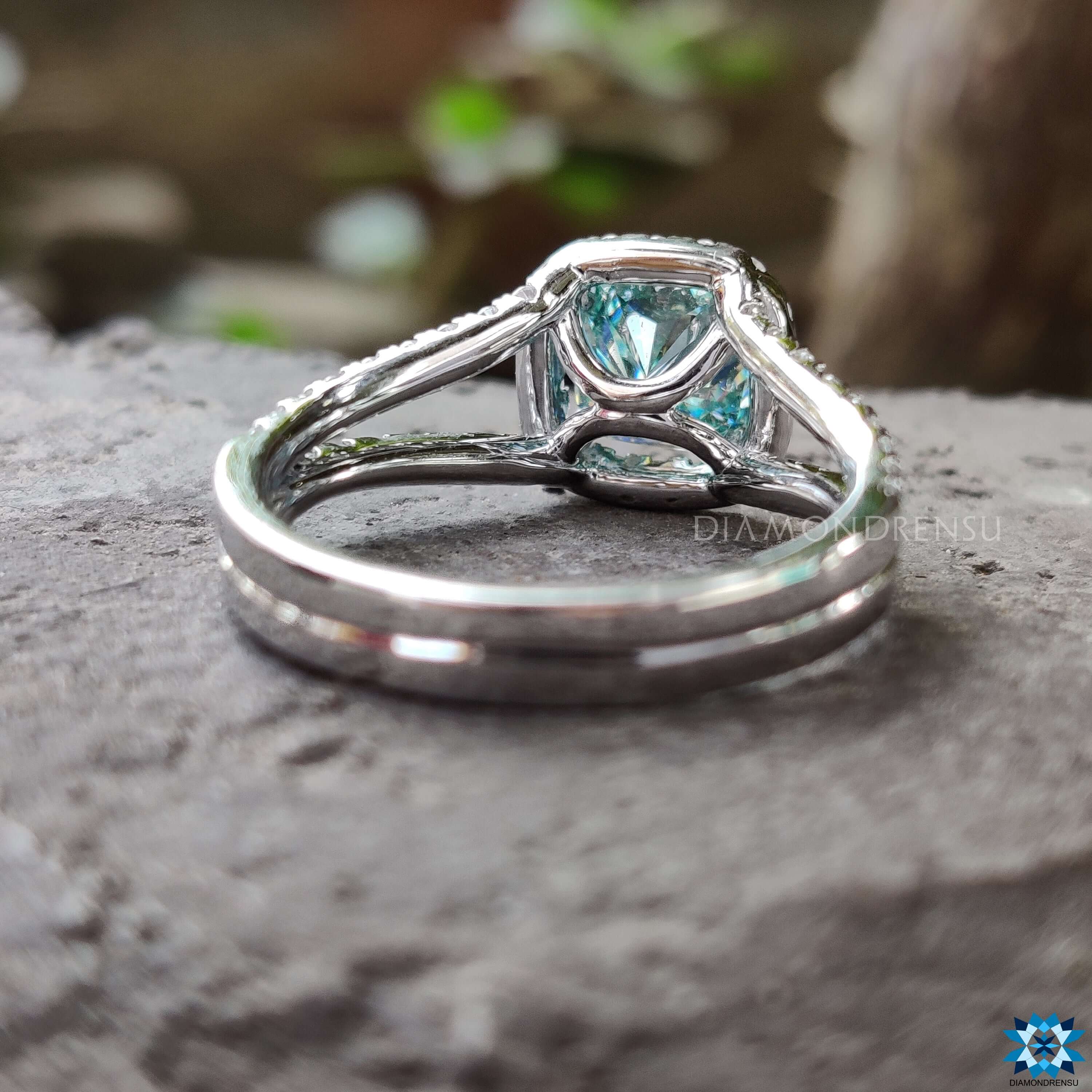 halo engagement ring