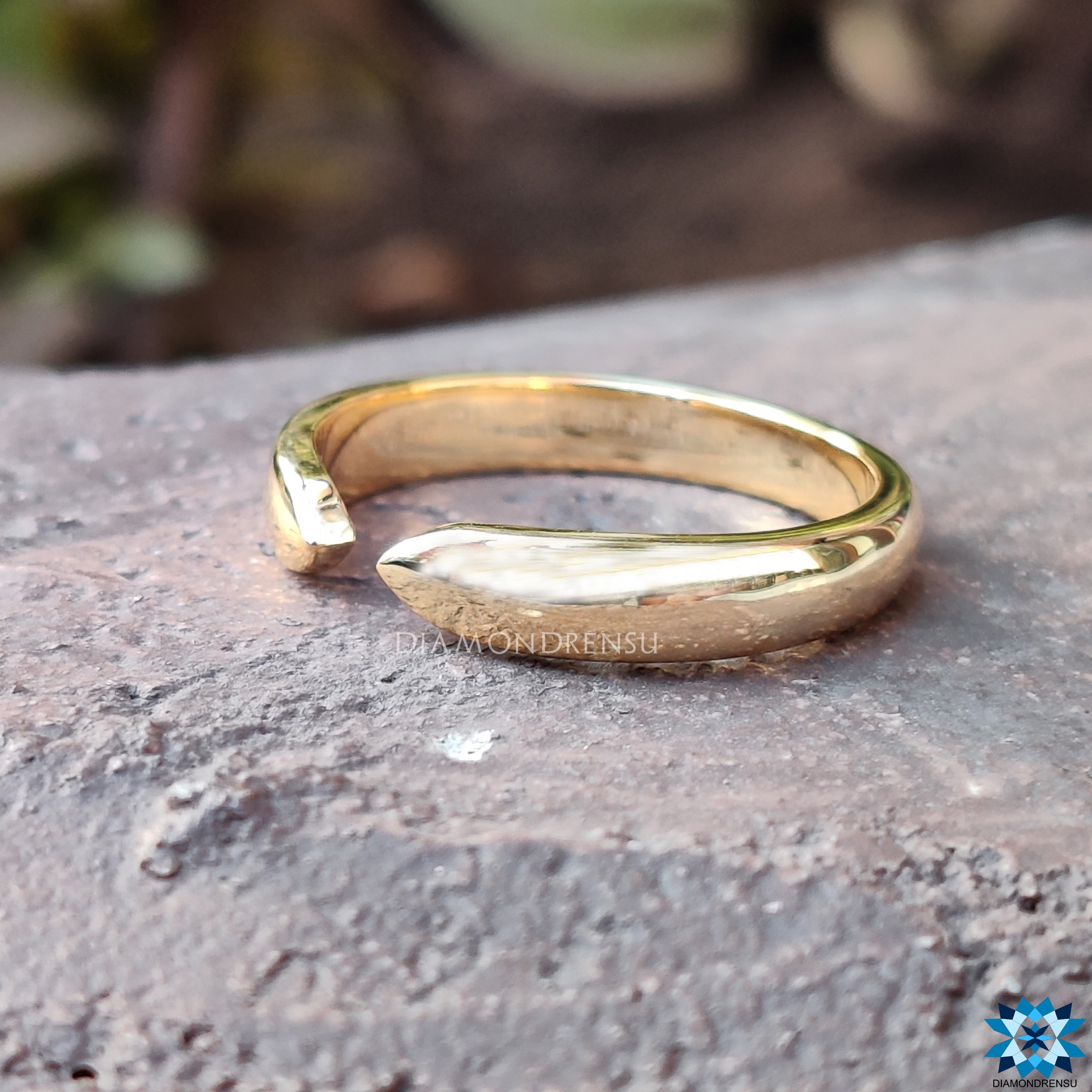 Stunning open wedding band with engagement ring for a flawless match.