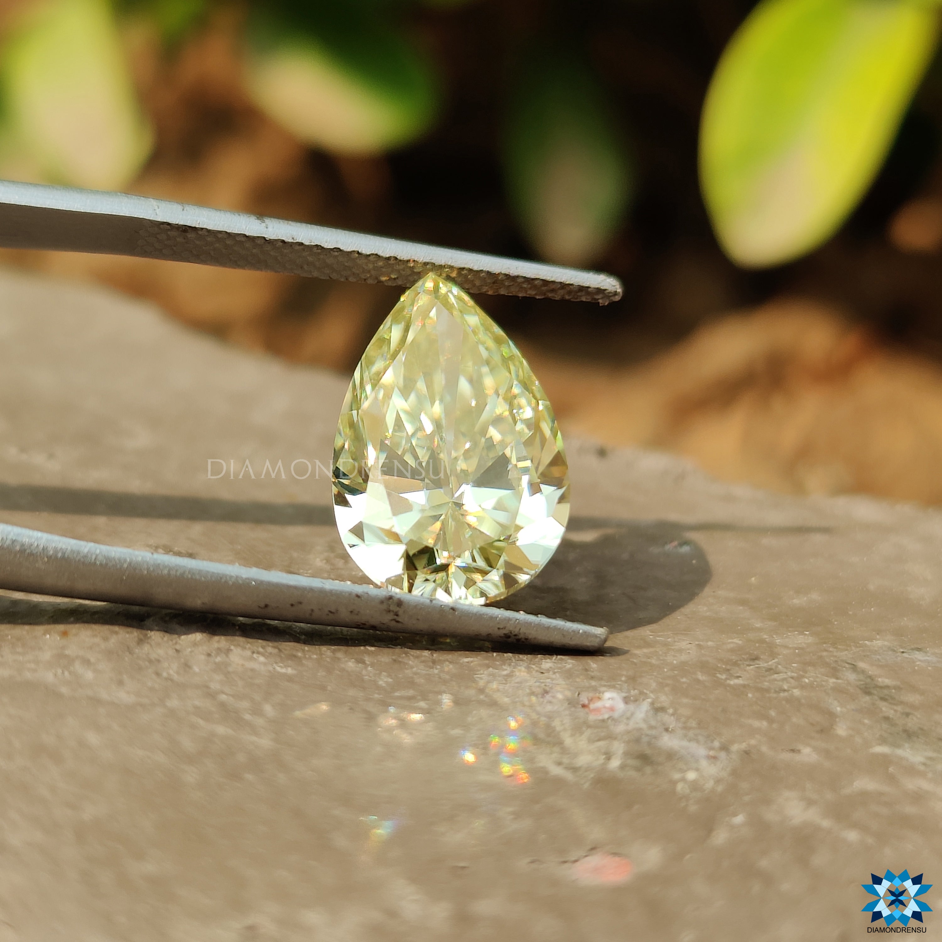 pear cut moissanite ring - diamondrensu